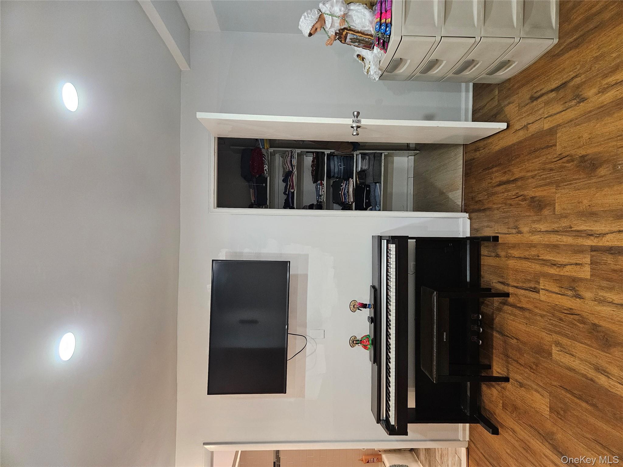 78 Carmine Drive # D14, Wappingers Falls, NY 12590