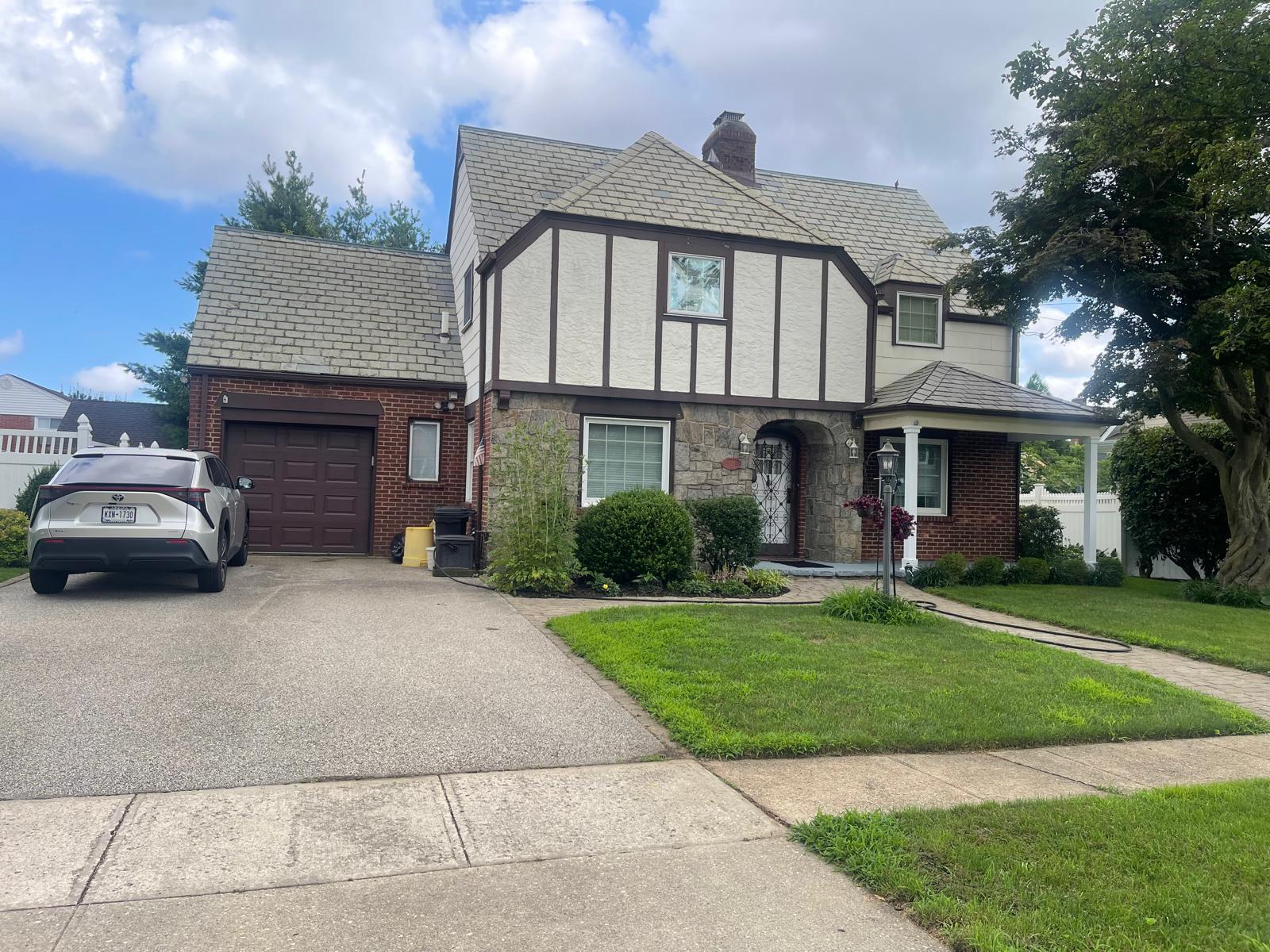 121 6th Street, Hicksville, NY 11801