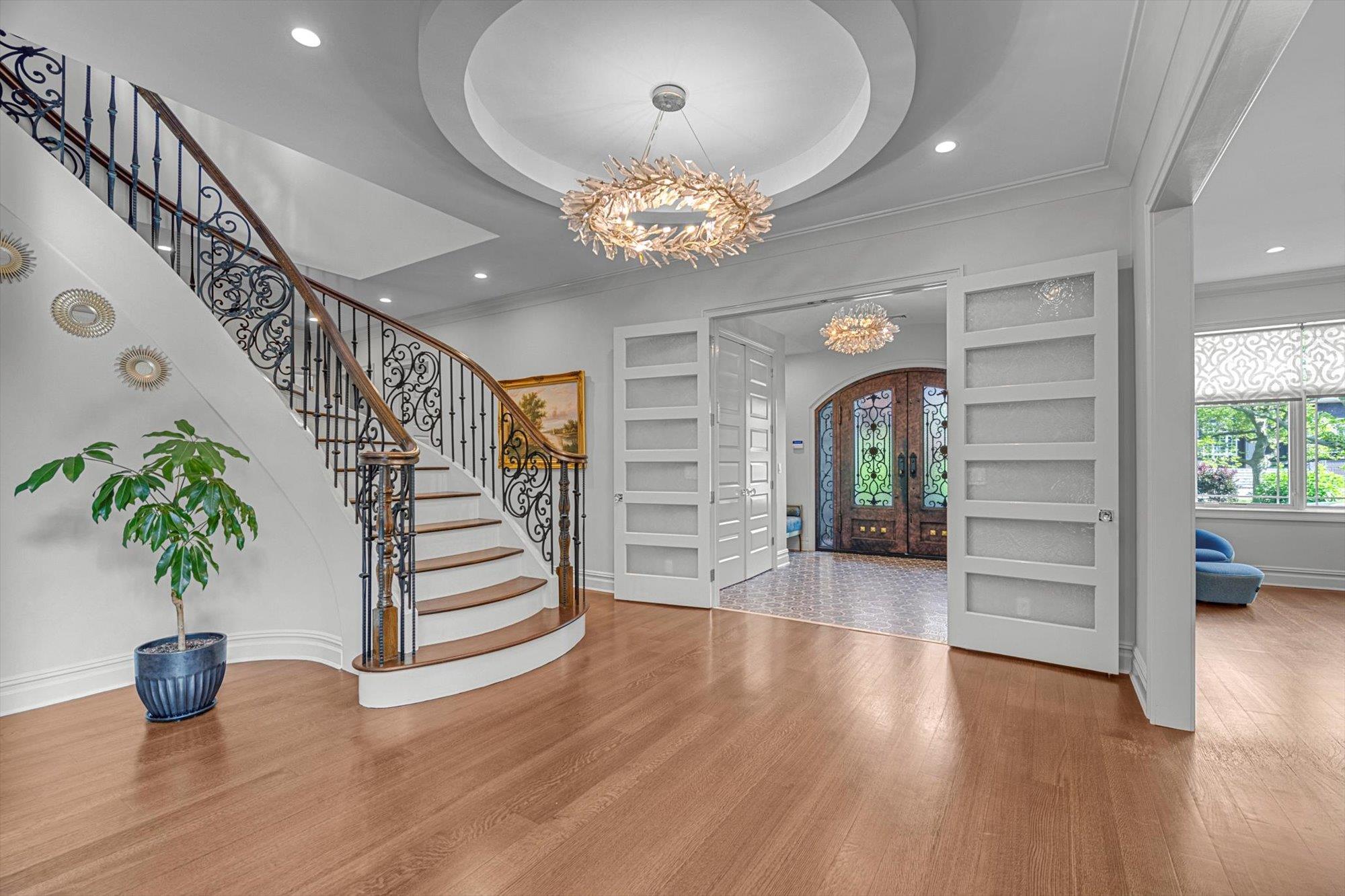 185 Dolphin Drive, Hewlett Neck, NY 11598