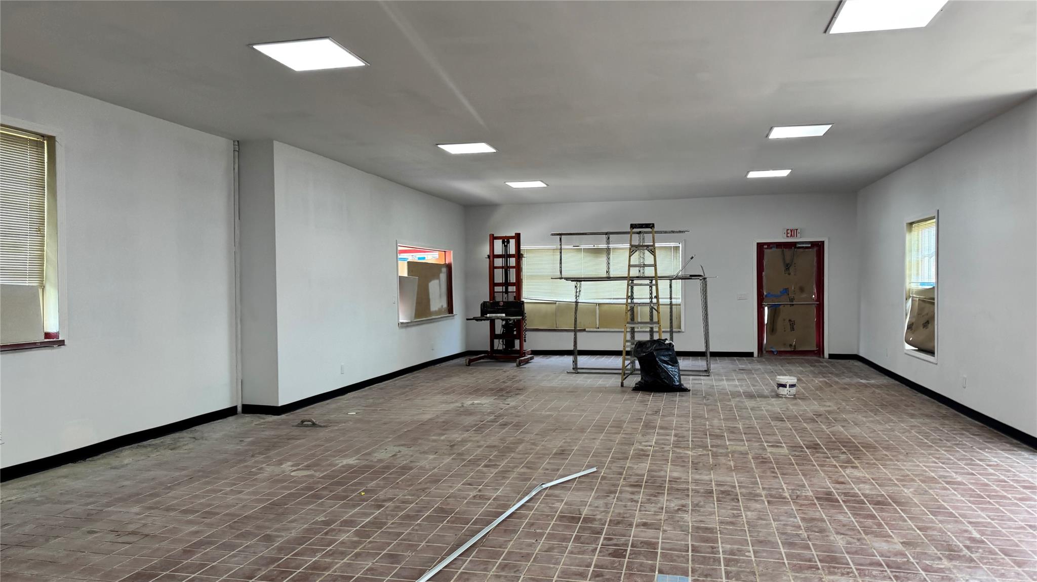 292 Little East Neck Road, West Babylon, NY 11704