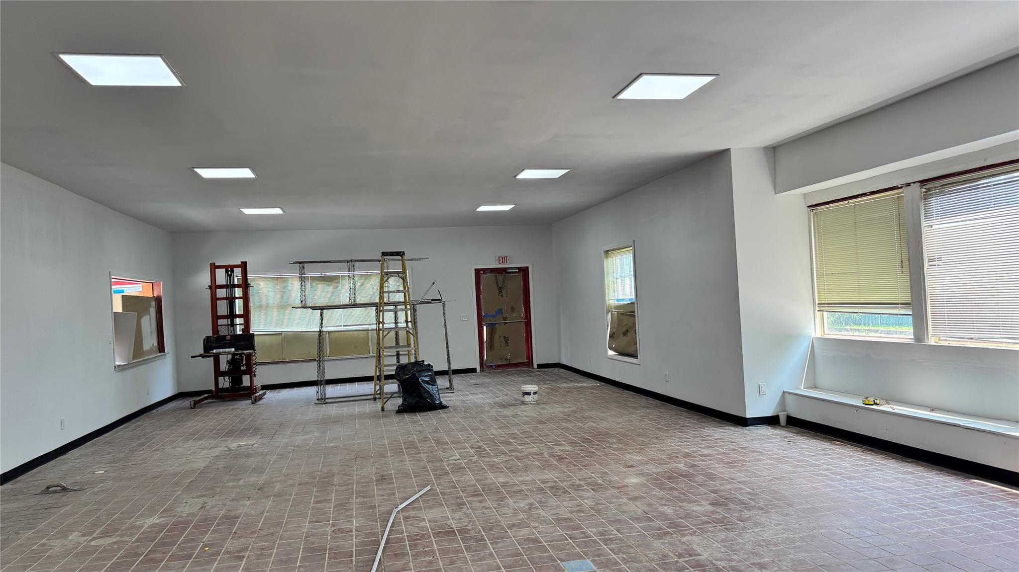 292 Little East Neck Road, West Babylon, NY 11704