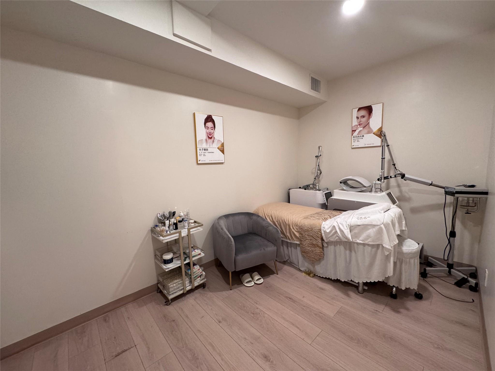 36-50 main st 3F, Flushing, NY 11354