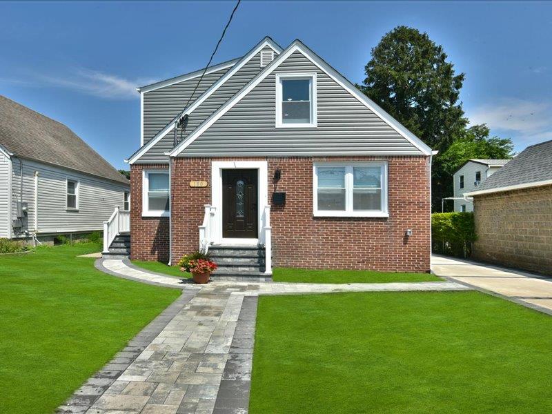 180 Evelyn Road, Mineola, NY 11501