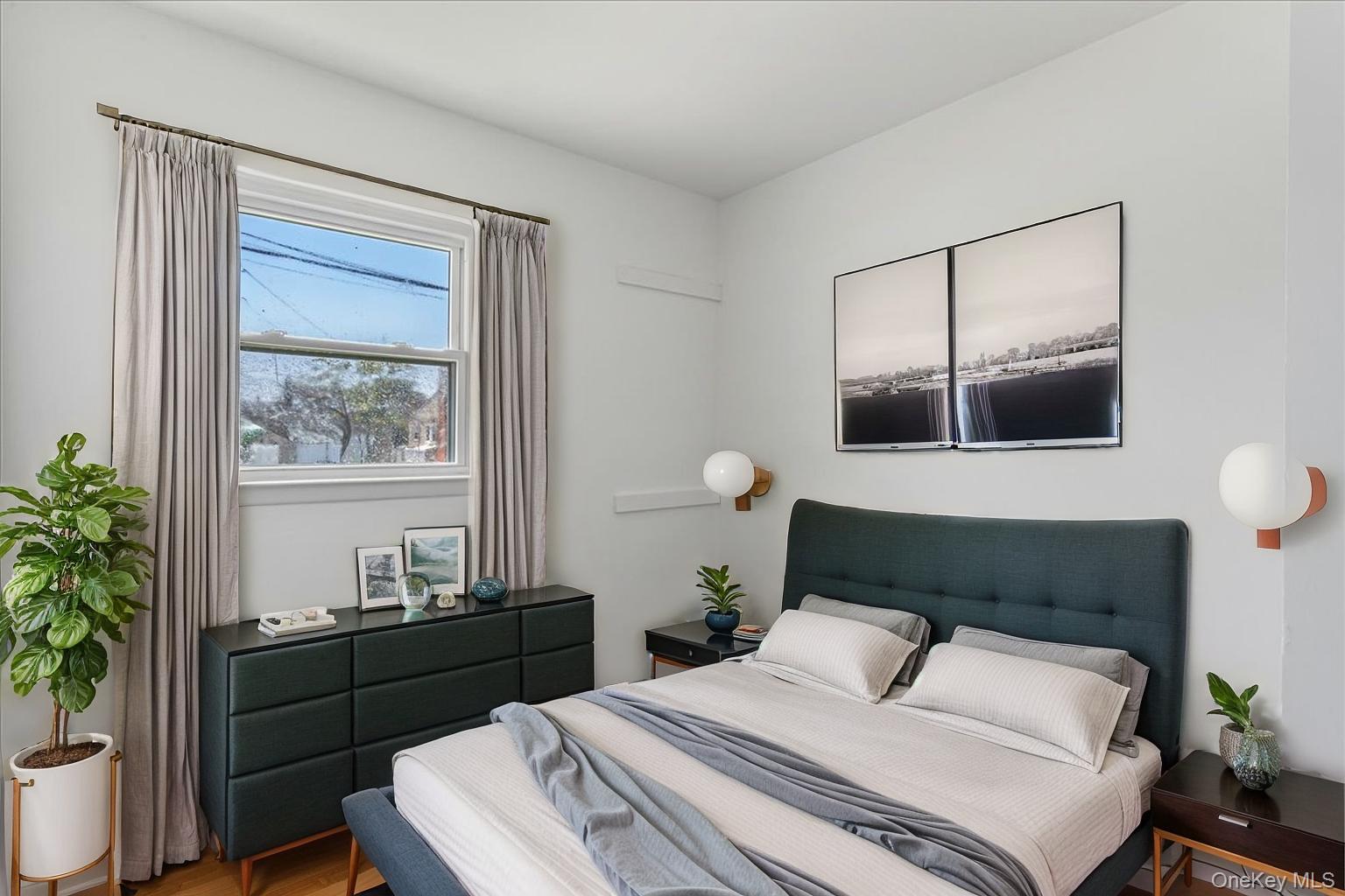 19 Dakota Street, Hicksville, NY 11801