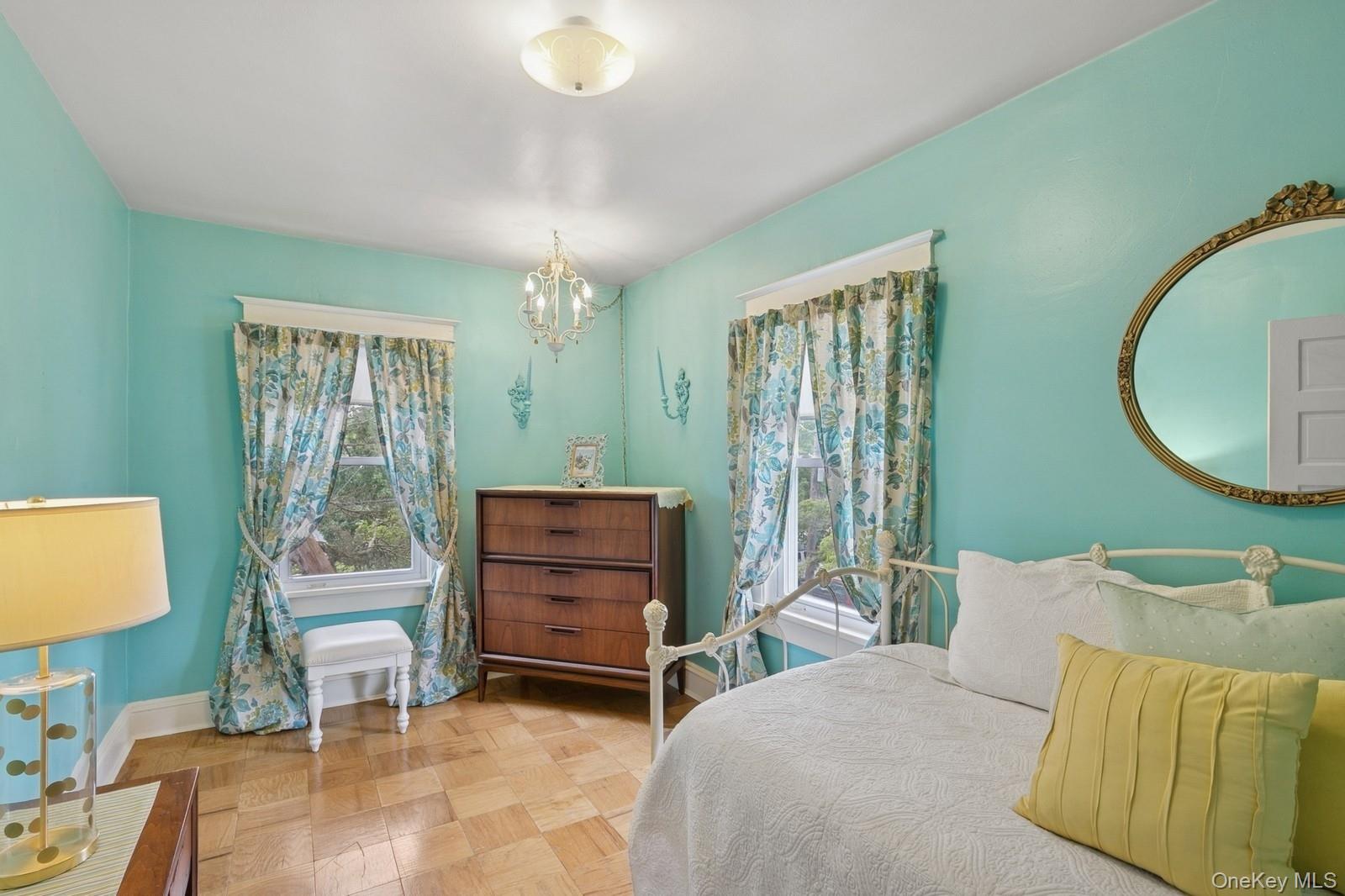 457 Secatogue Avenue, Farmingdale, NY 11735