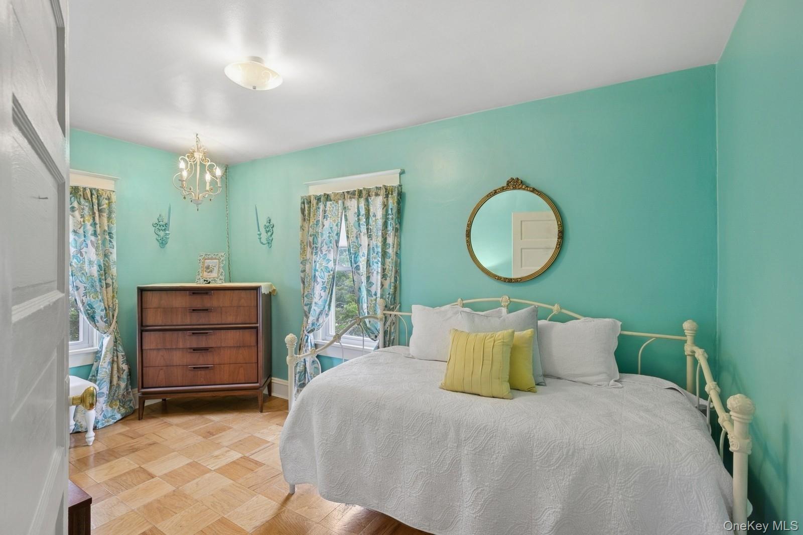 457 Secatogue Avenue, Farmingdale, NY 11735