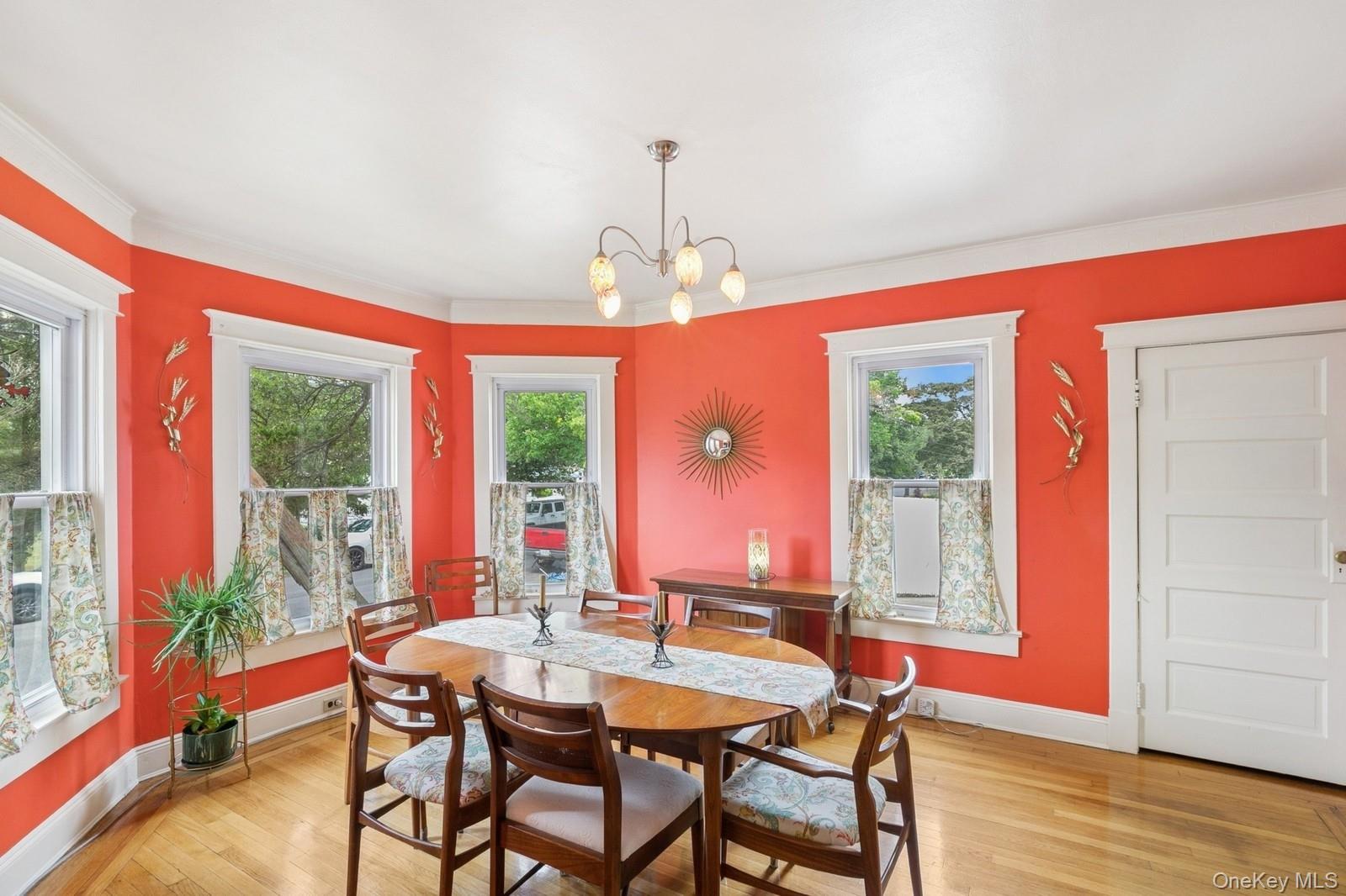 457 Secatogue Avenue, Farmingdale, NY 11735