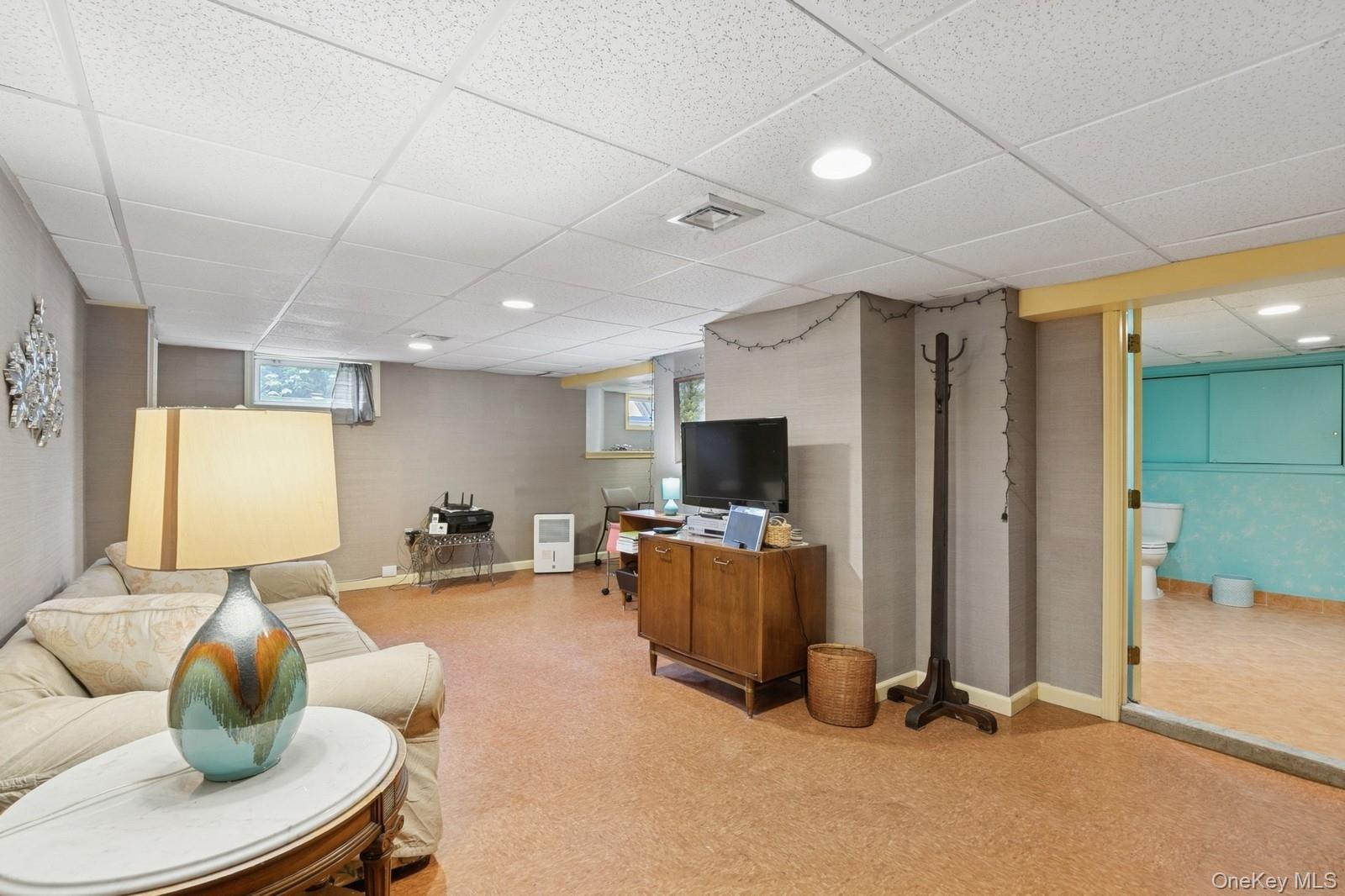 457 Secatogue Avenue, Farmingdale, NY 11735