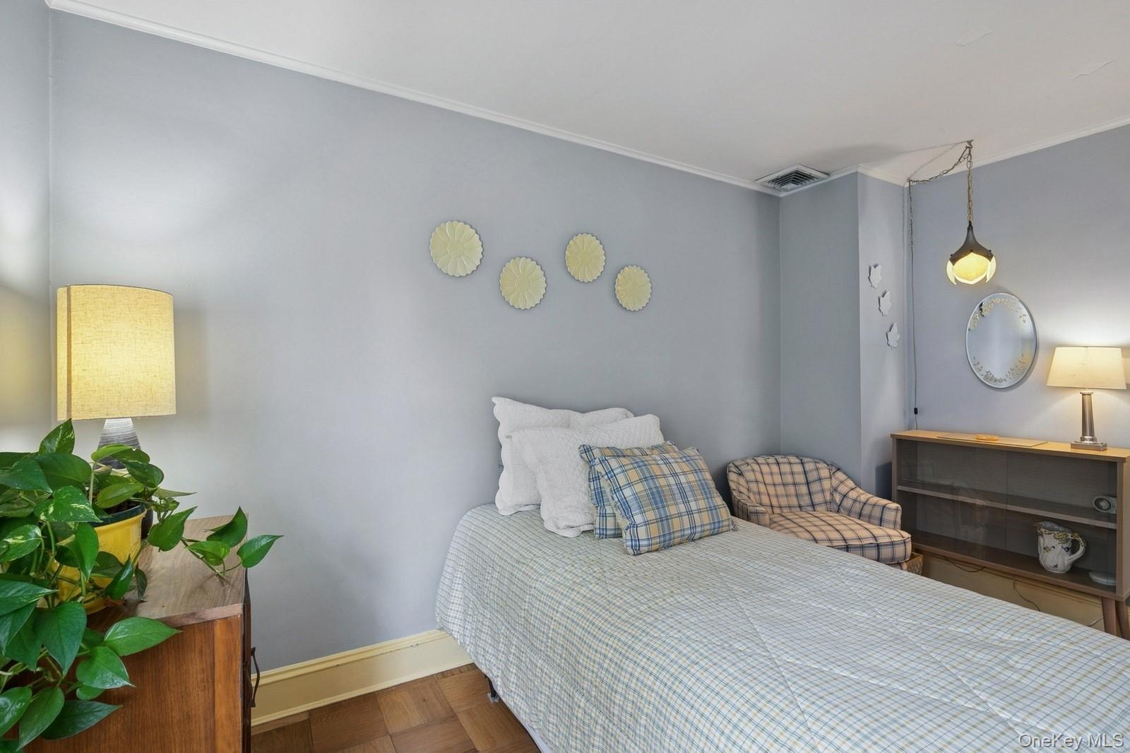 457 Secatogue Avenue, Farmingdale, NY 11735