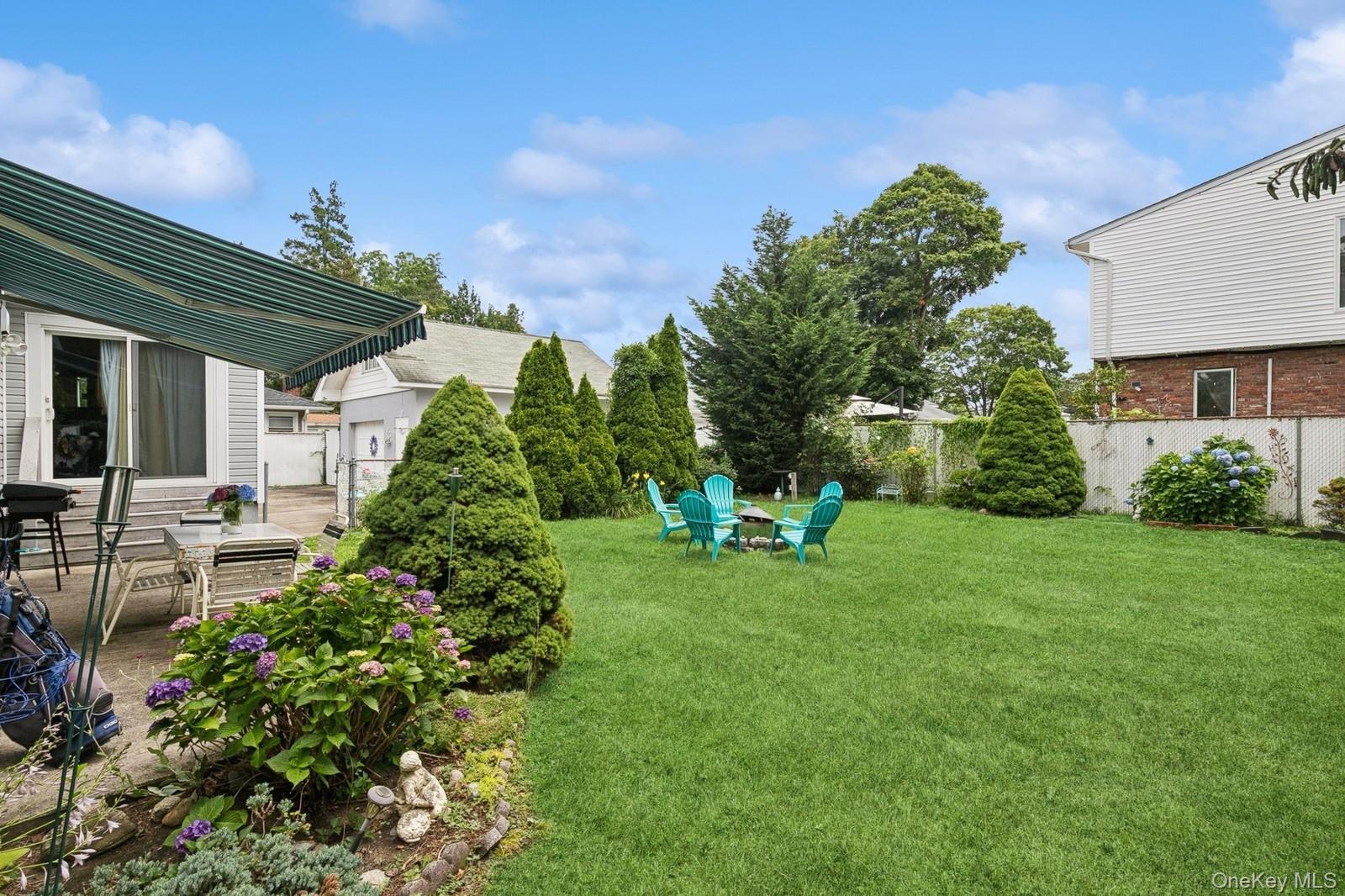 457 Secatogue Avenue, Farmingdale, NY 11735