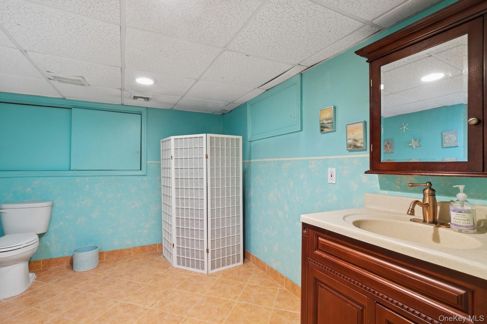 457 Secatogue Avenue, Farmingdale, NY 11735