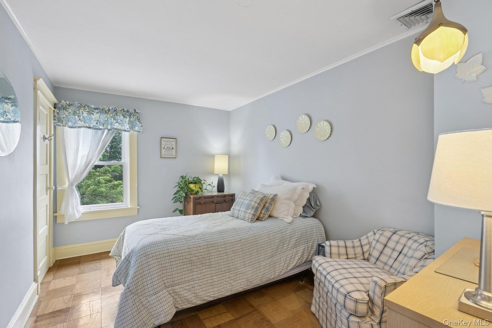 457 Secatogue Avenue, Farmingdale, NY 11735