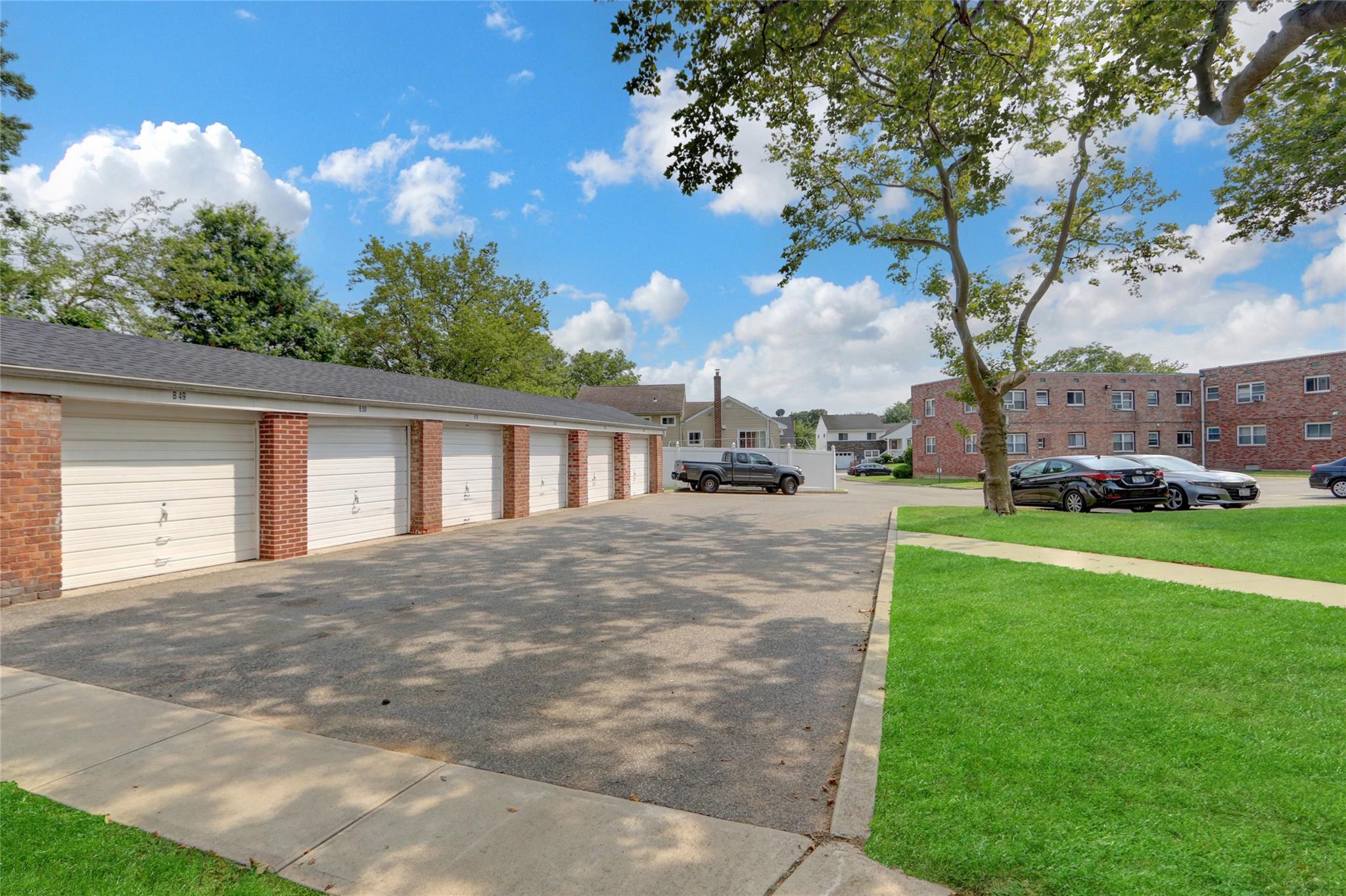 1061 Fenwood Dr # 3, Valley Stream, NY 11580