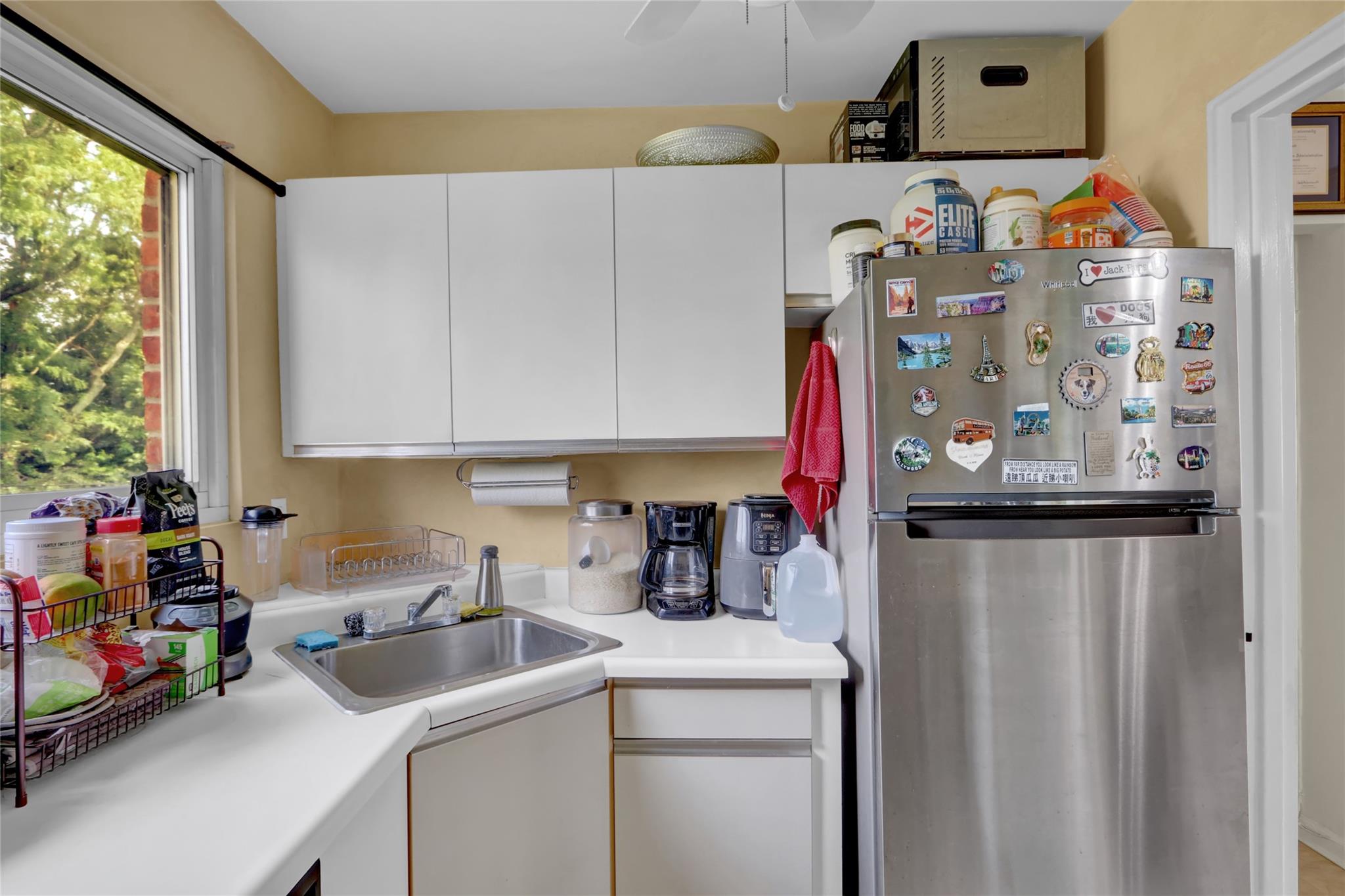 1061 Fenwood Dr # 3, Valley Stream, NY 11580