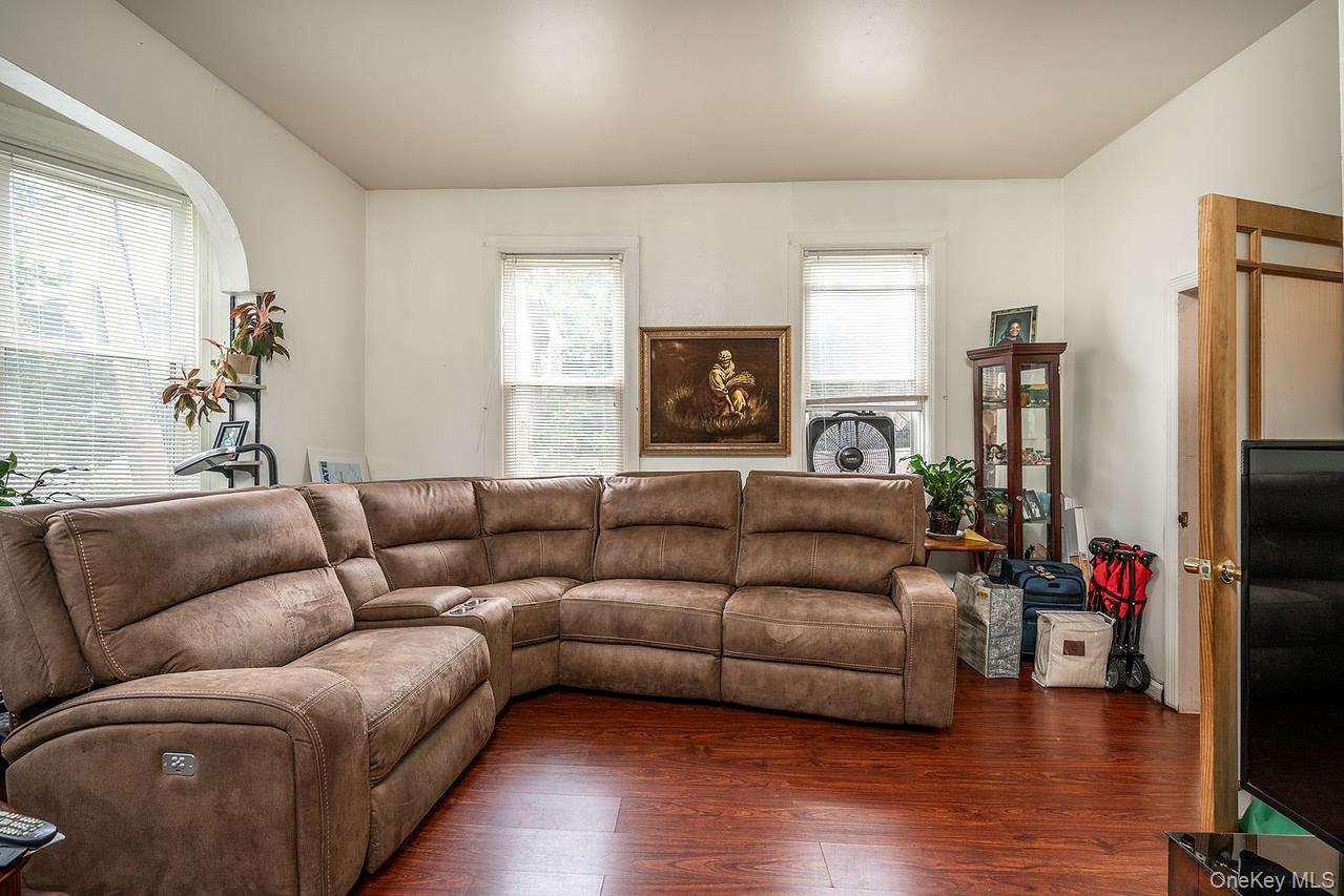 90 Broadway, Ossining, NY 10562