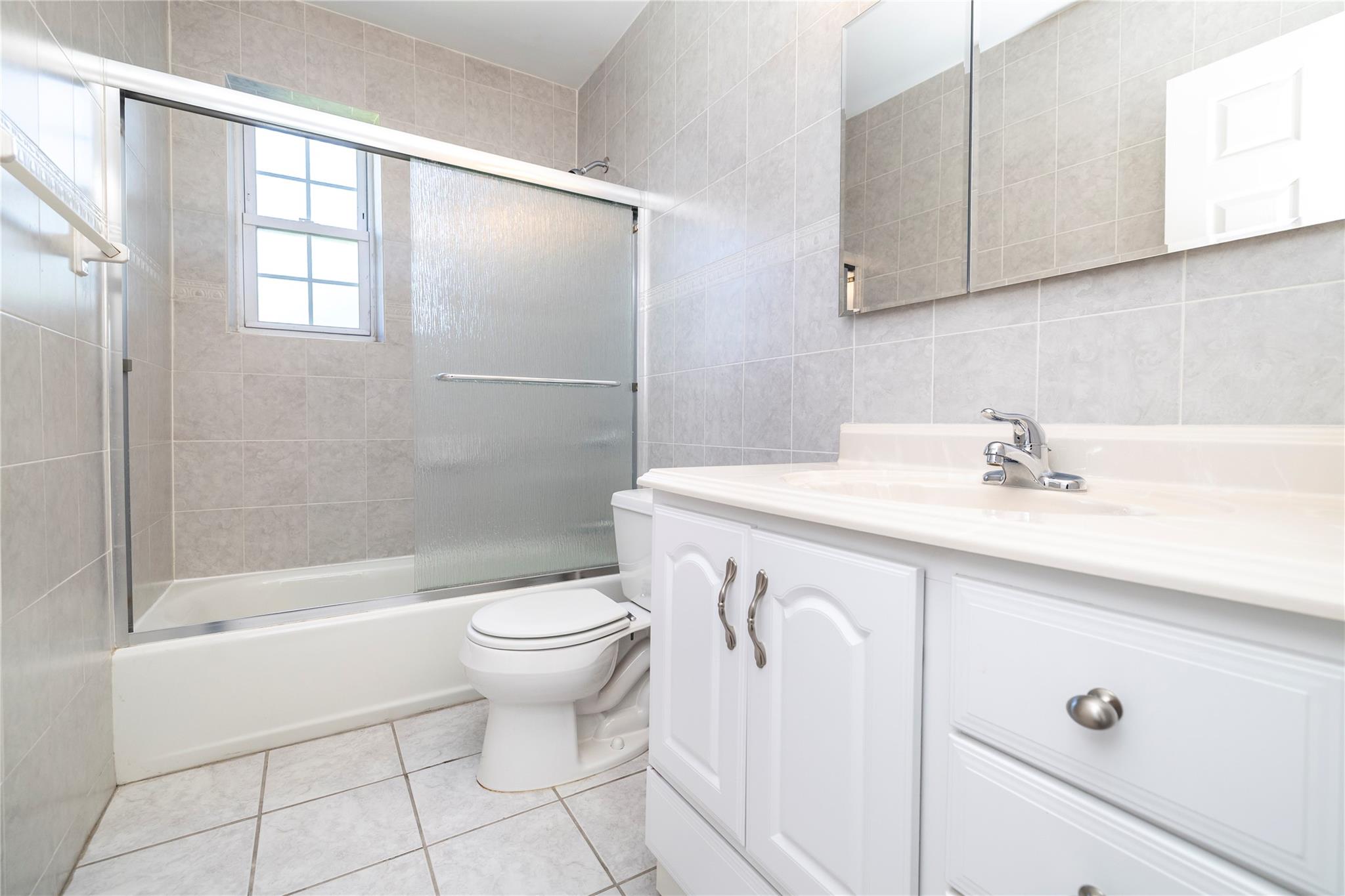 104 S Village Avenue # 1G, Rockville Centre, NY 11570