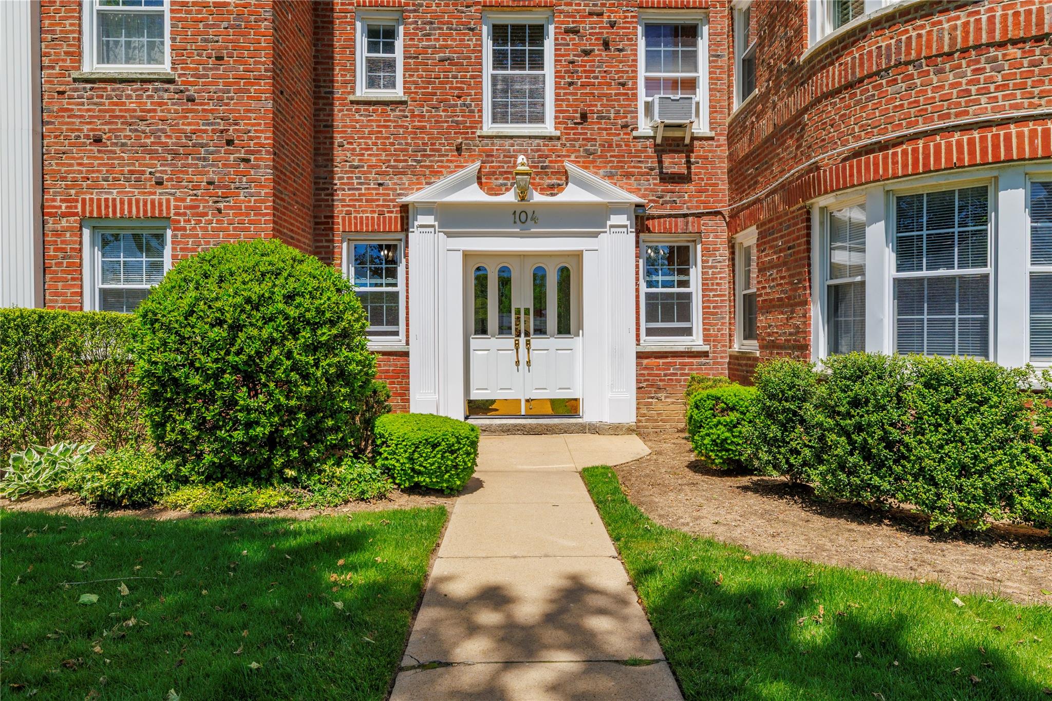 104 S Village Avenue # 1G, Rockville Centre, NY 11570