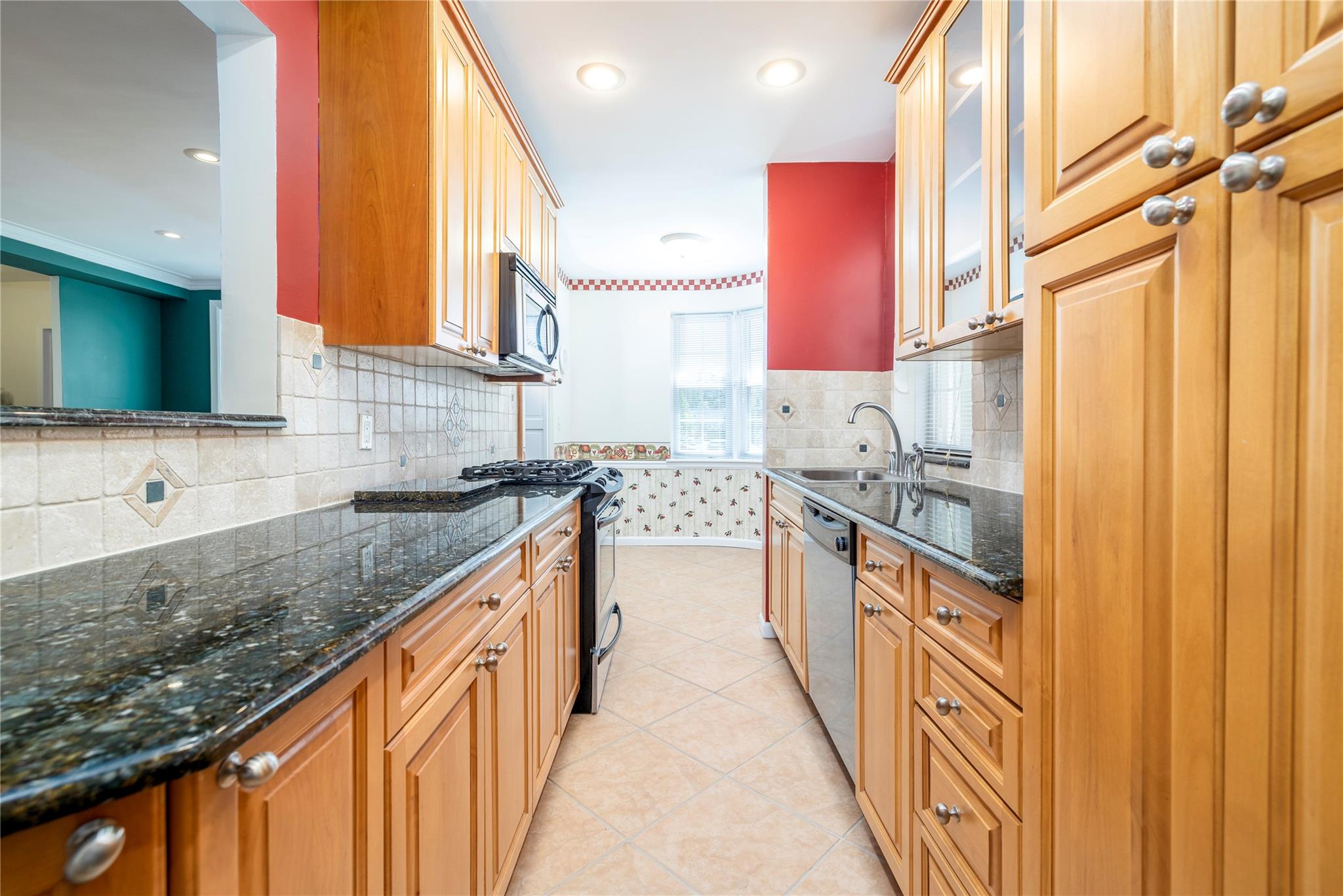 104 S Village Avenue # 1G, Rockville Centre, NY 11570