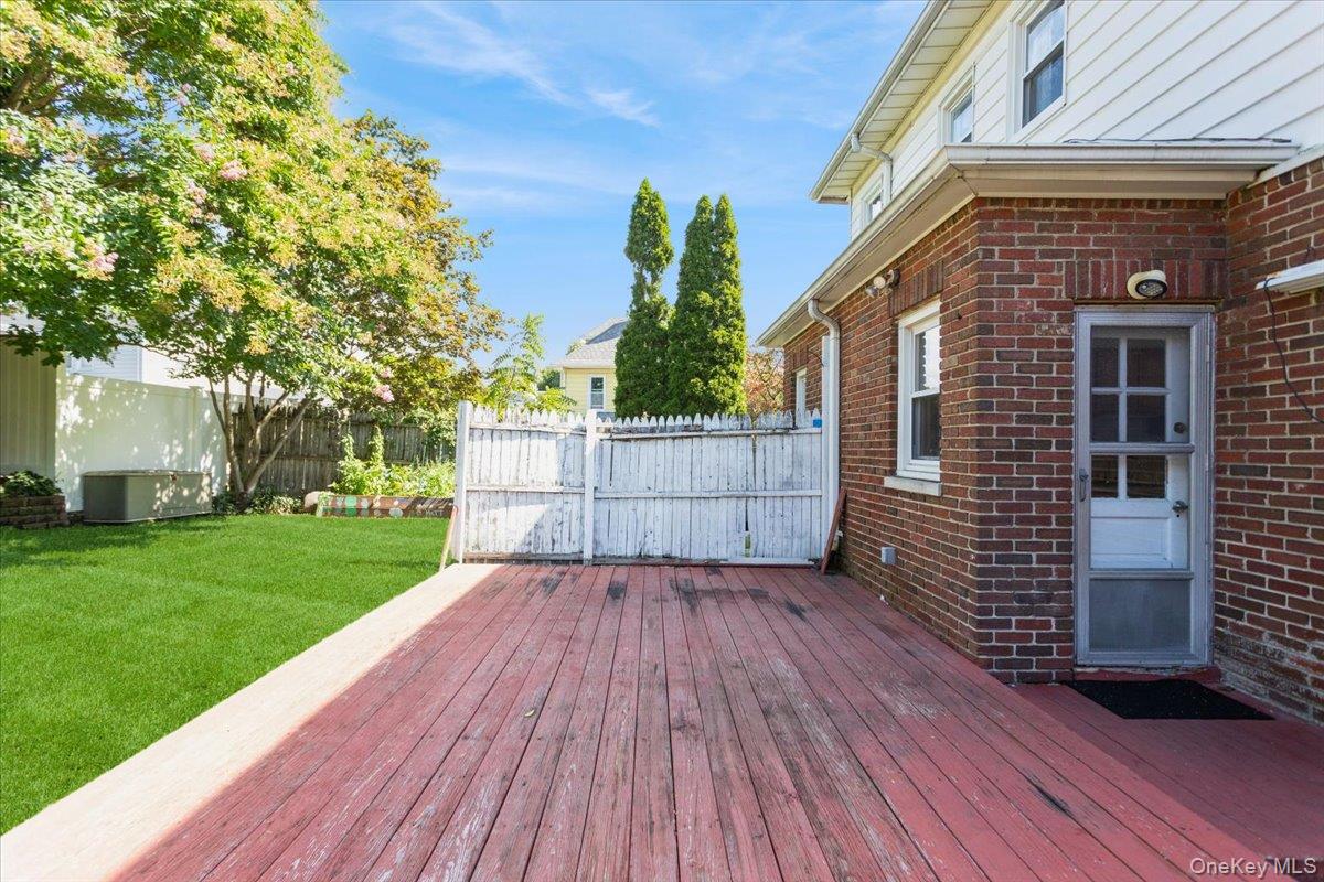 7 Flower Street, New Rochelle, NY 10801