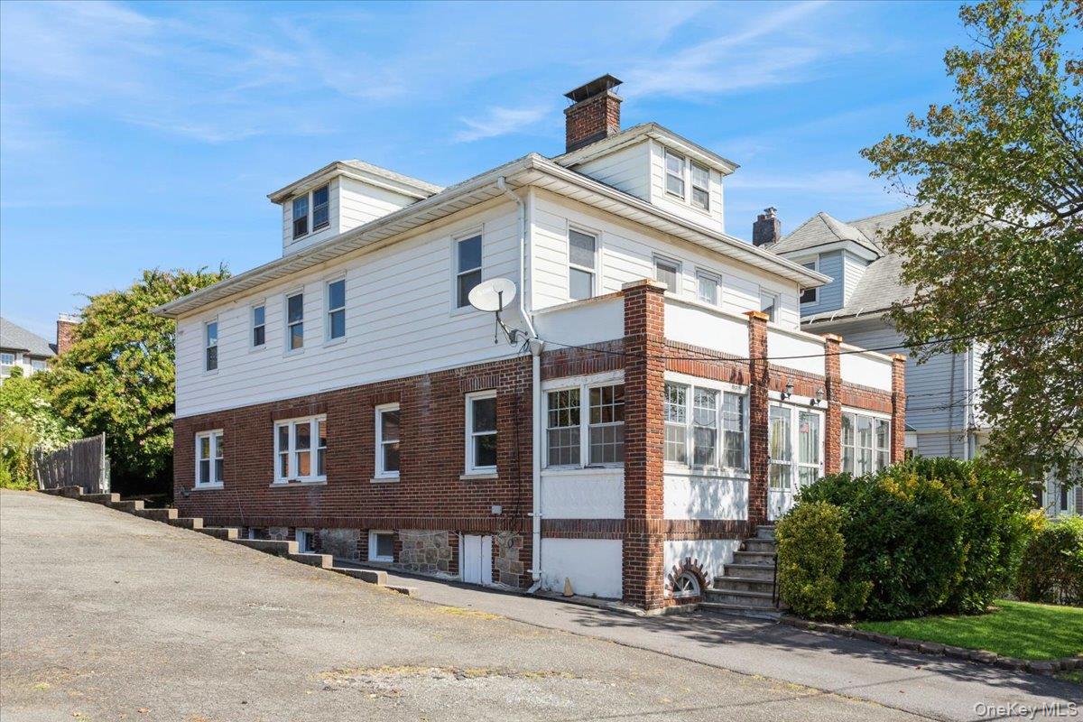 7 Flower Street, New Rochelle, NY 10801