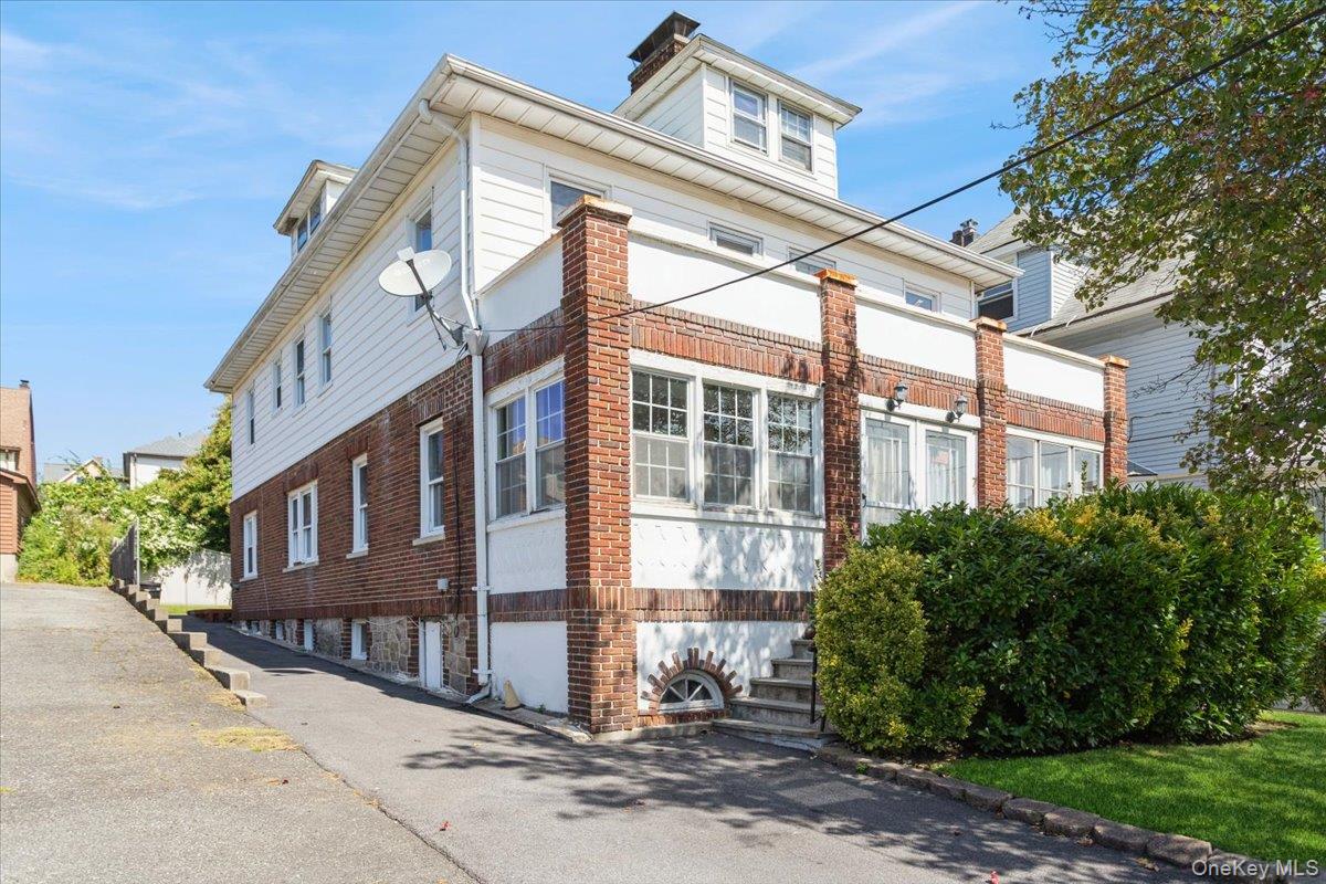 7 Flower Street, New Rochelle, NY 10801