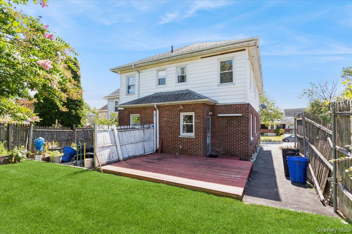 7 Flower Street, New Rochelle, NY 10801