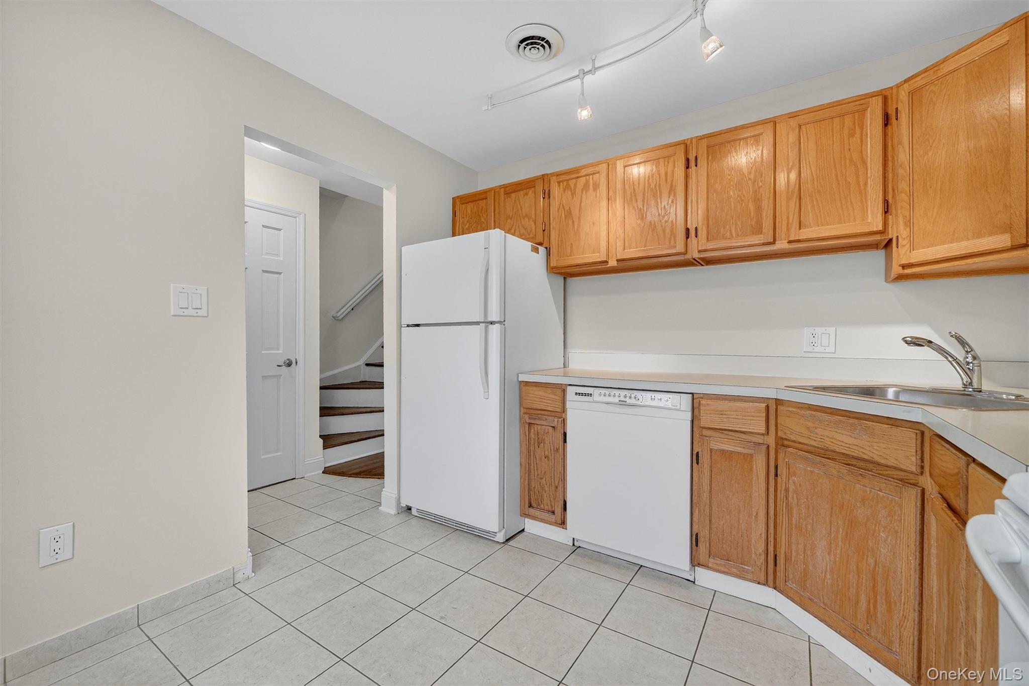 204 Stoneway Lane, Peekskill, NY 10566