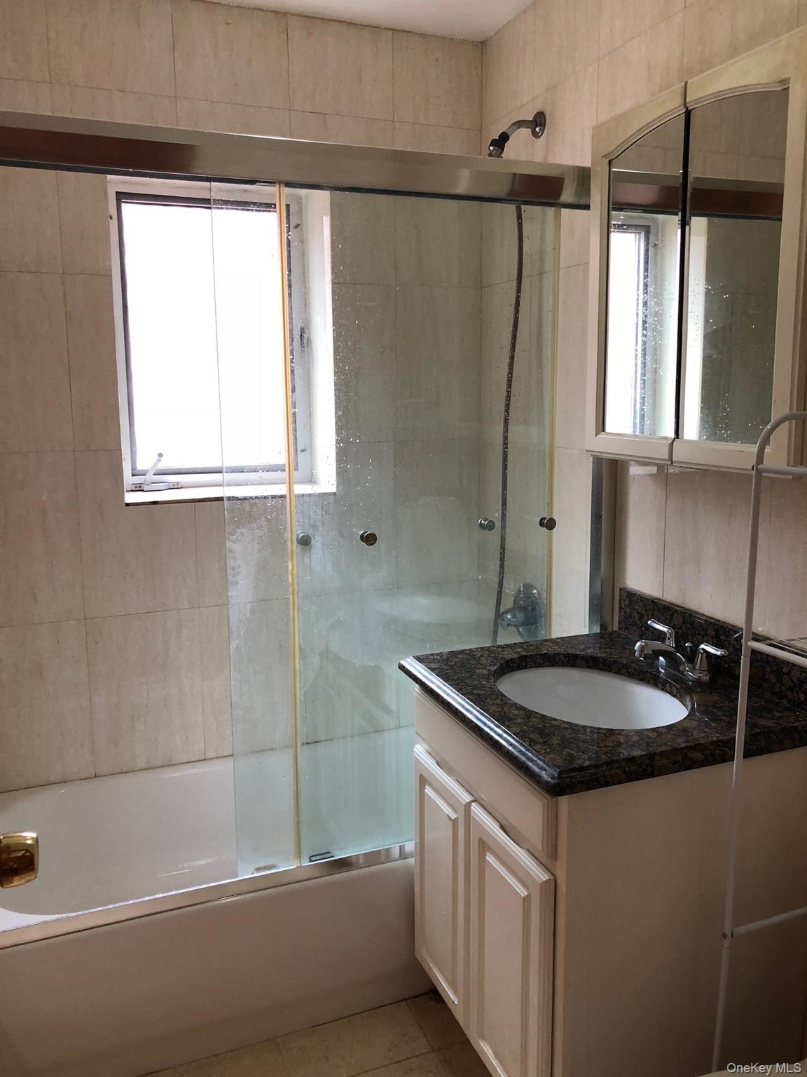 147-30 Barclay Avenue # 3B, Flushing, NY 11355