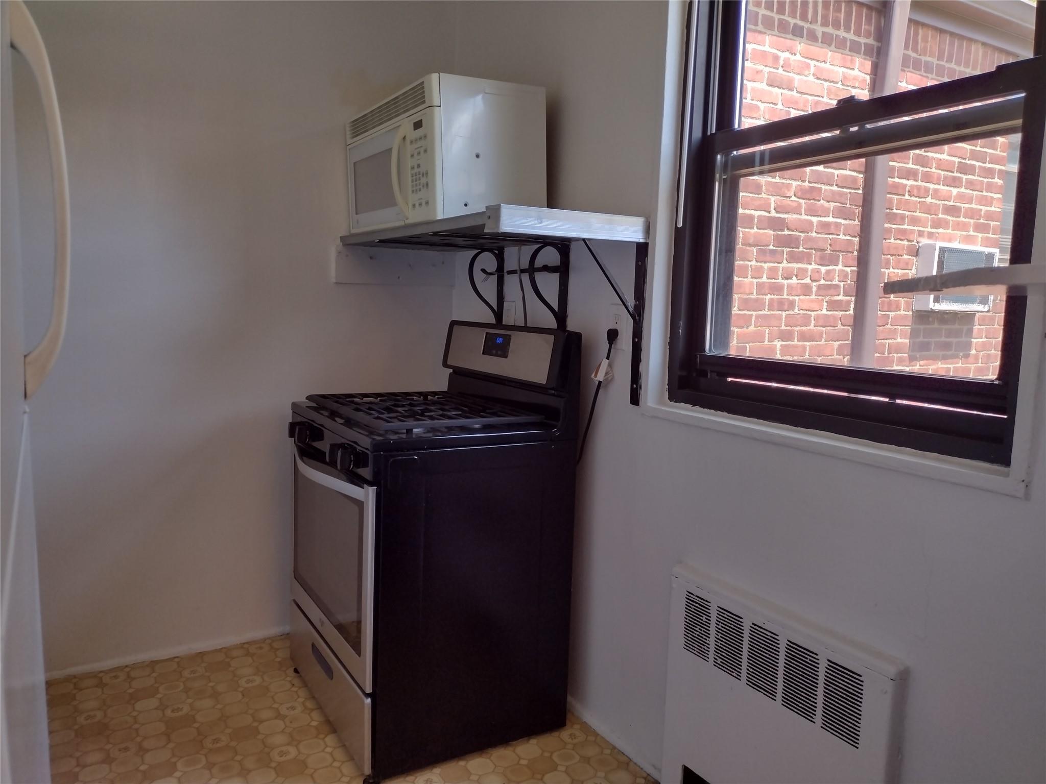 242-52 Horace Harding # 2, Douglaston, NY 11362