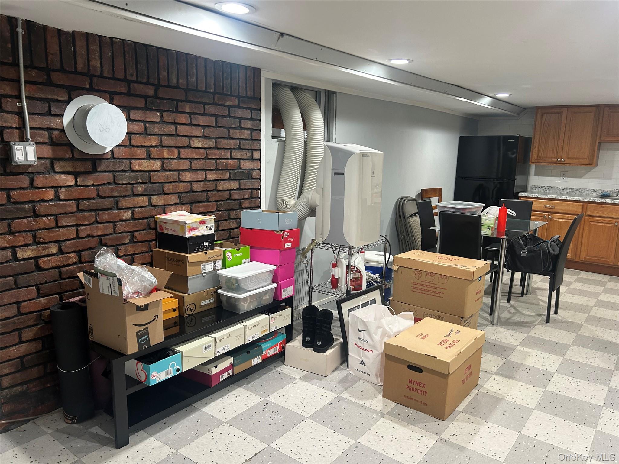 14 Eastwood Drive, North Babylon, NY 11703