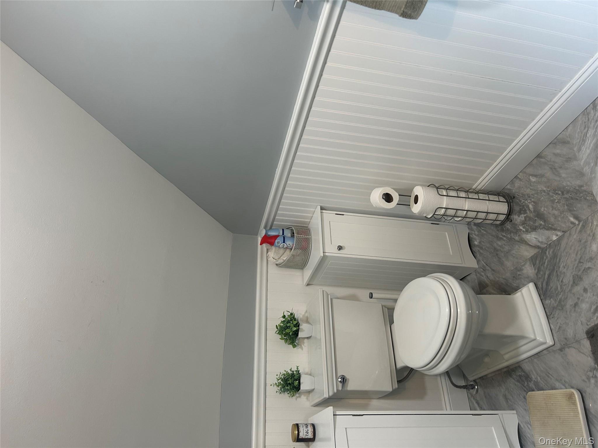 14 Eastwood Drive, North Babylon, NY 11703