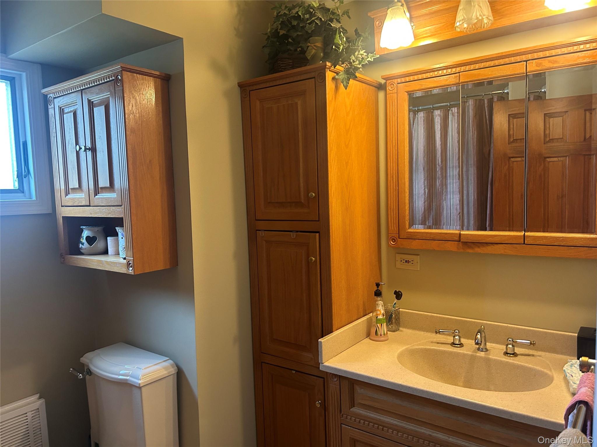 14 Eastwood Drive, North Babylon, NY 11703