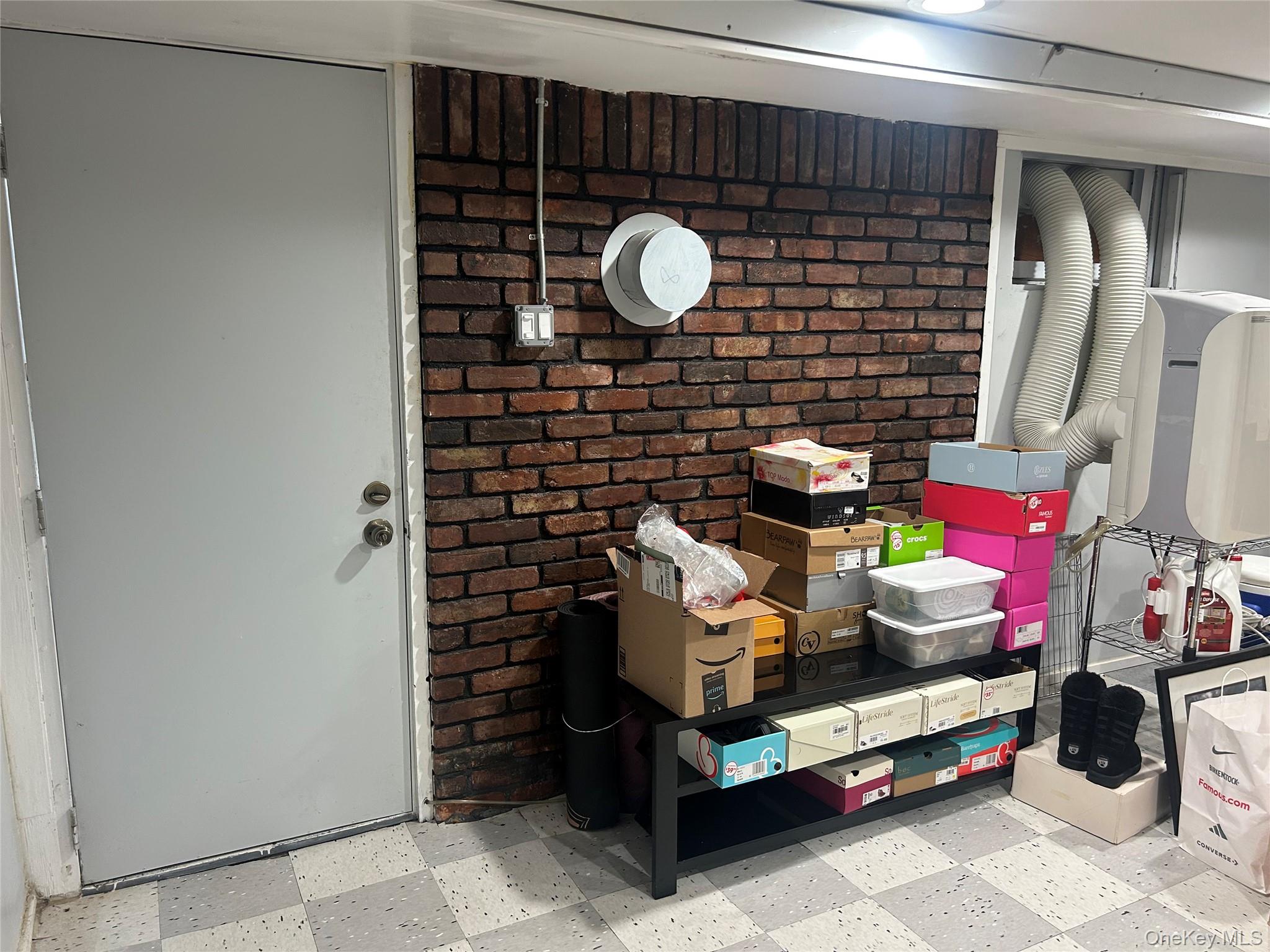 14 Eastwood Drive, North Babylon, NY 11703