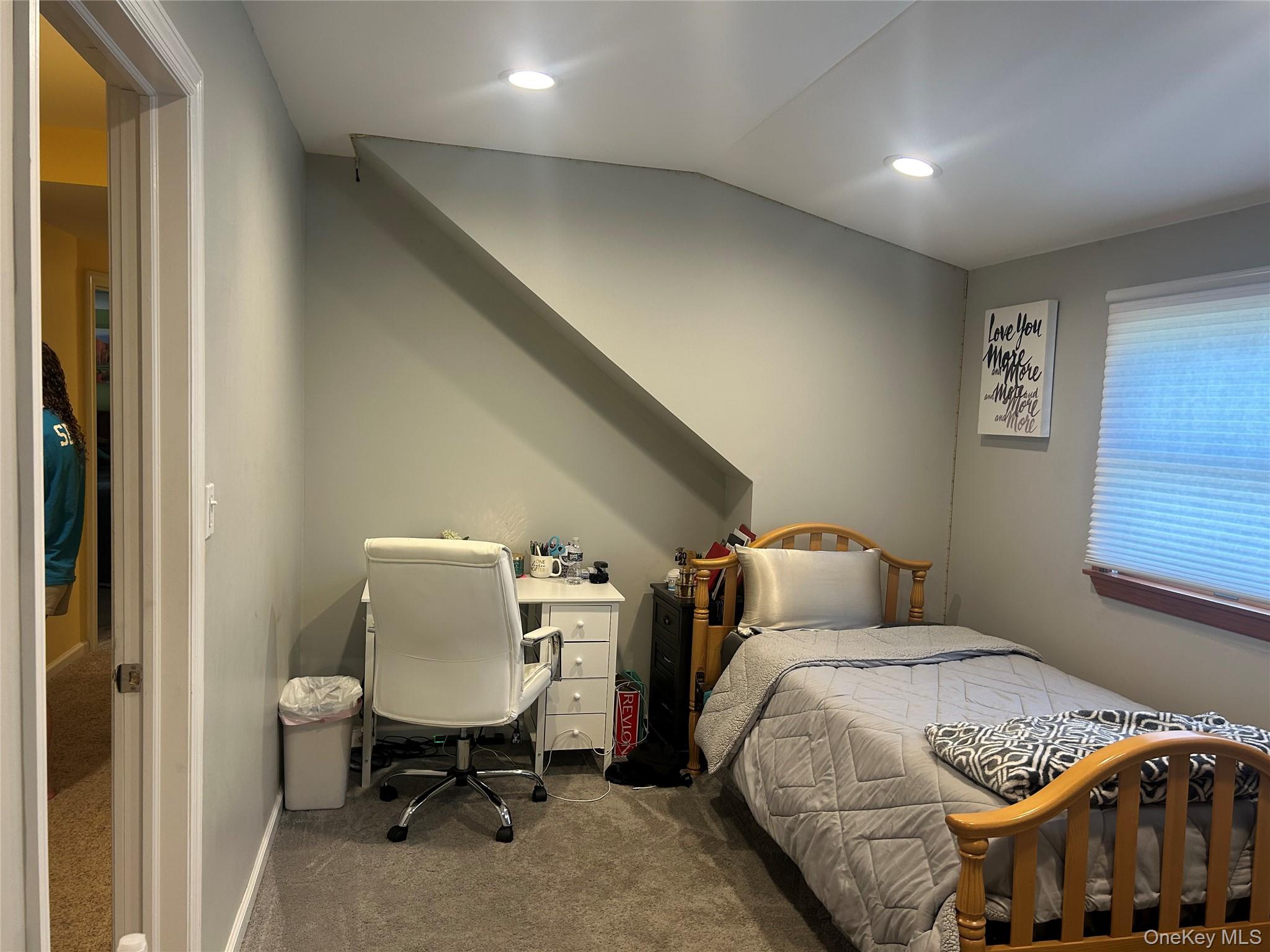 14 Eastwood Drive, North Babylon, NY 11703