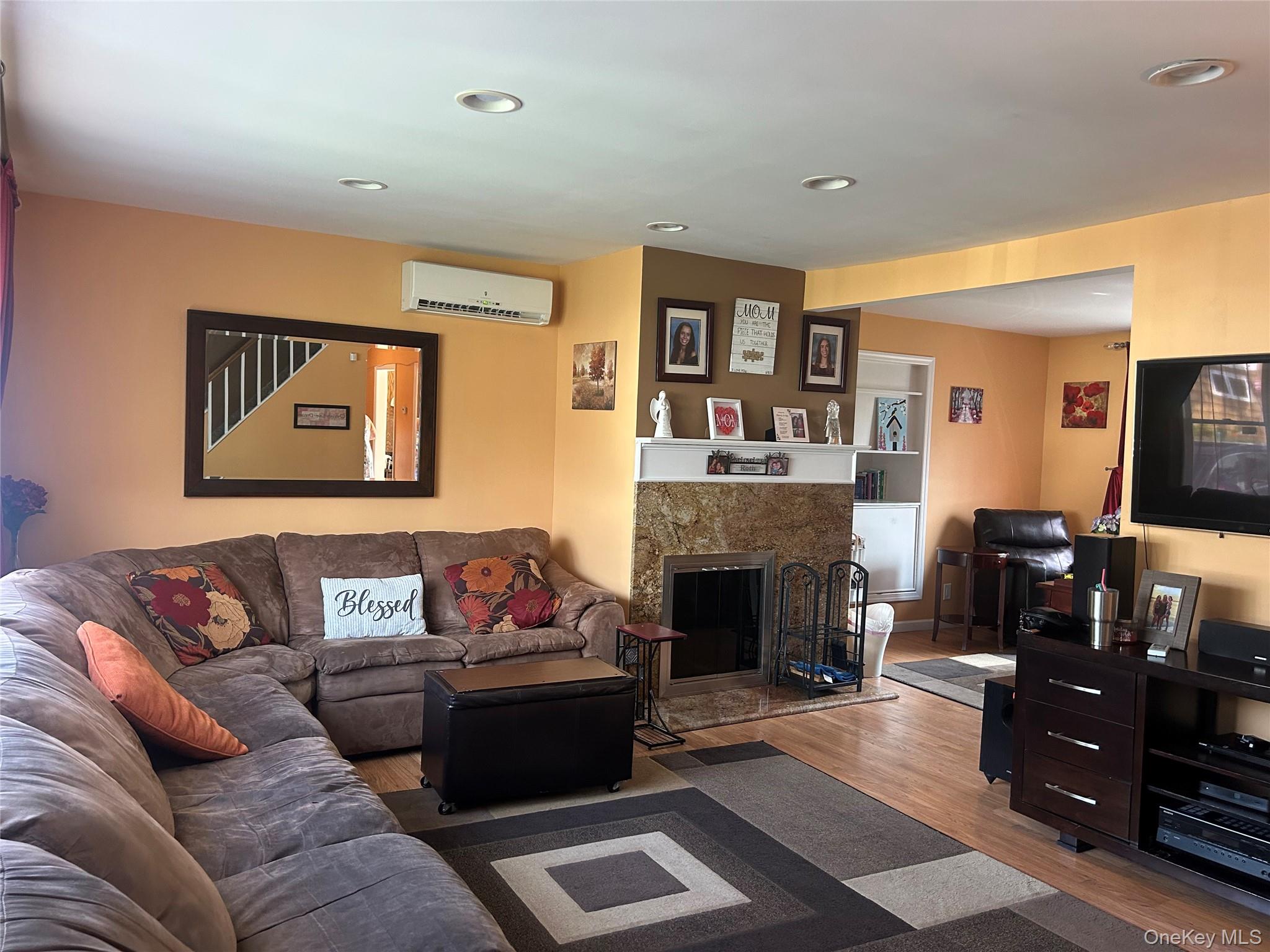 14 Eastwood Drive, North Babylon, NY 11703