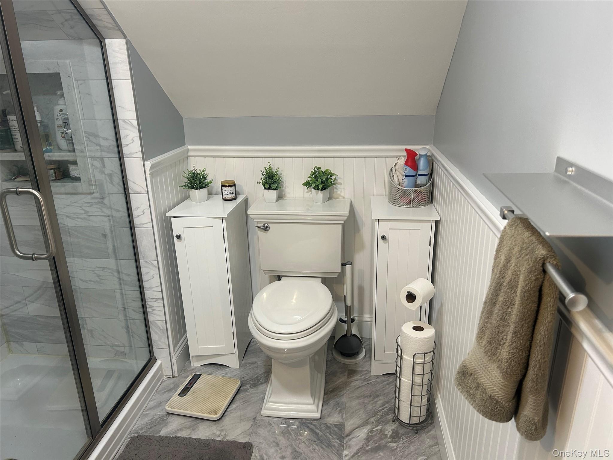 14 Eastwood Drive, North Babylon, NY 11703