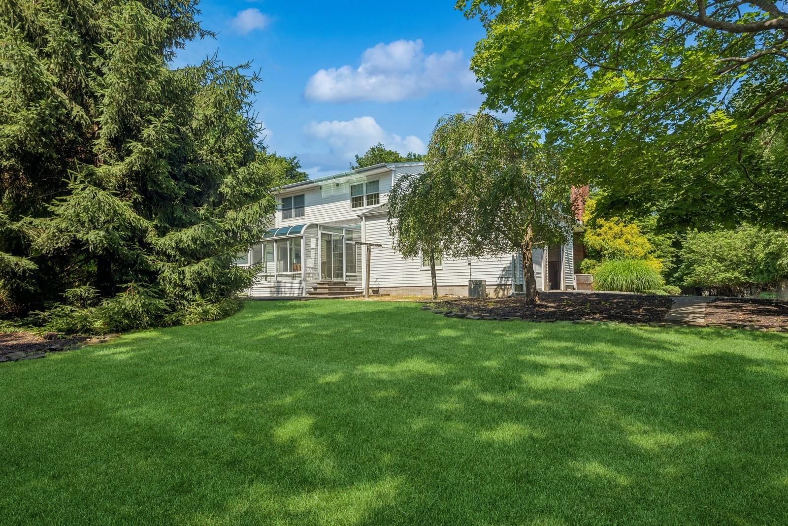 4 Springview Court, East Patchogue, NY 11772