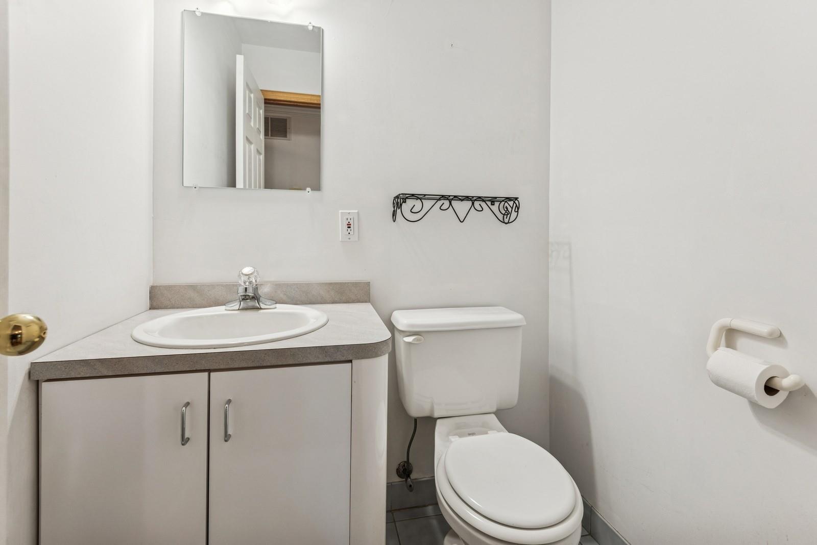 4 Springview Court, East Patchogue, NY 11772