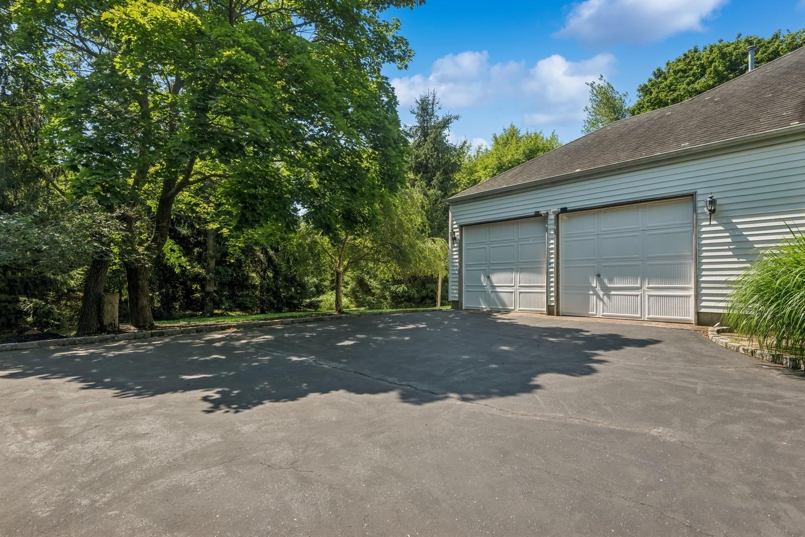 4 Springview Court, East Patchogue, NY 11772