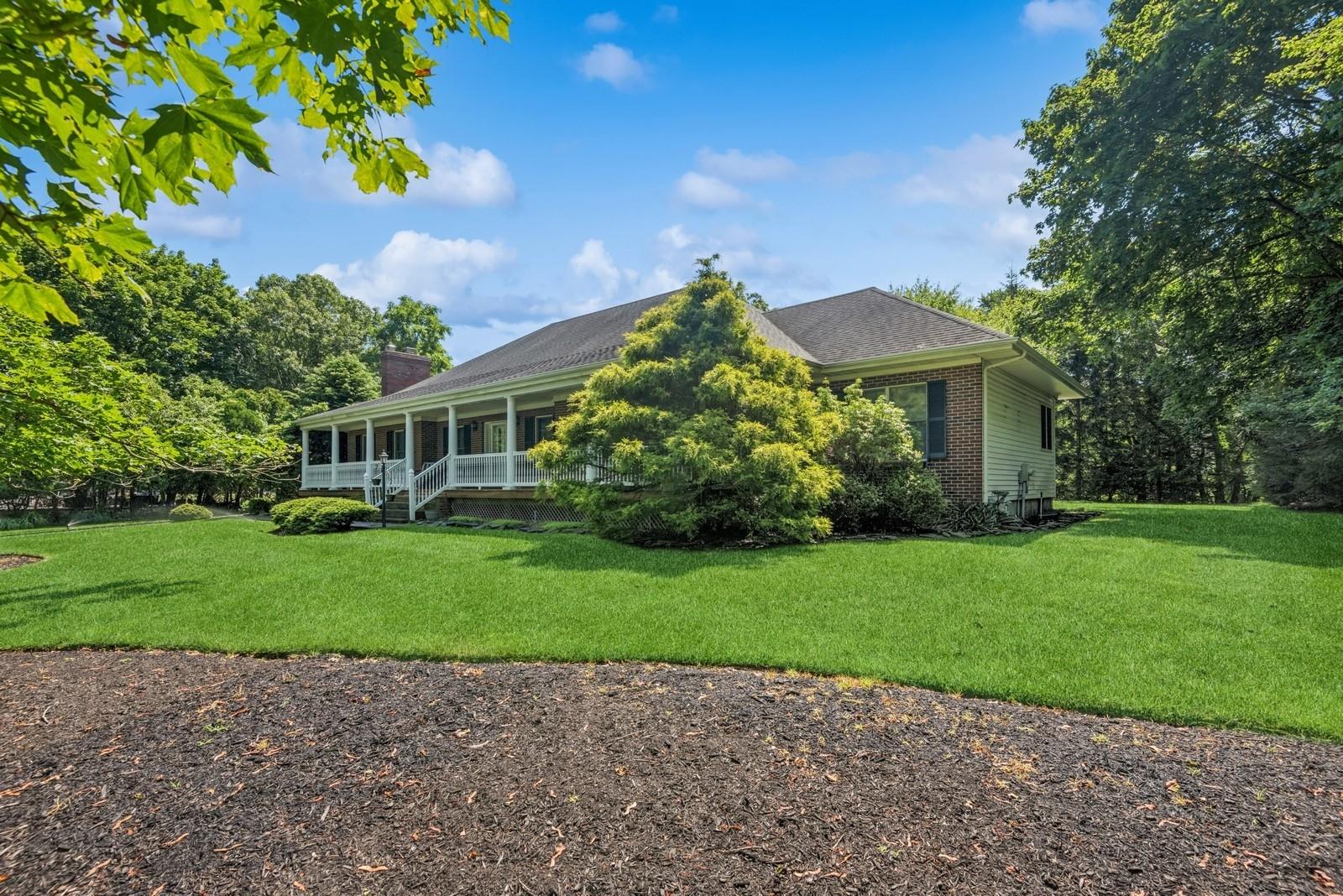 4 Springview Court, East Patchogue, NY 11772