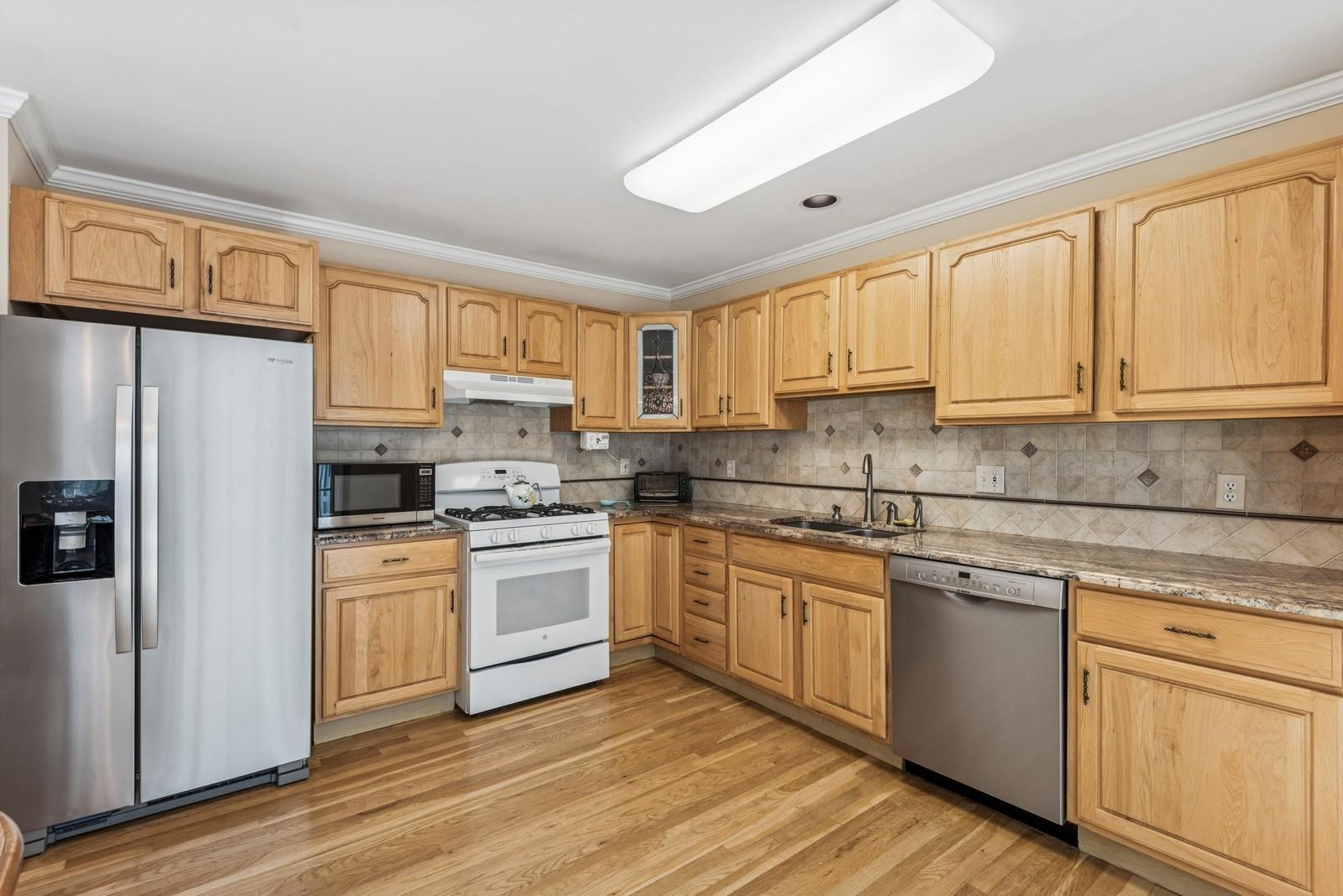 4 Springview Court, East Patchogue, NY 11772