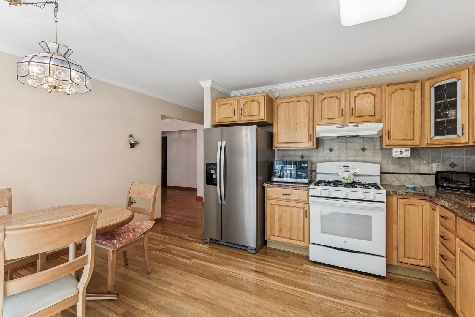 4 Springview Court, East Patchogue, NY 11772