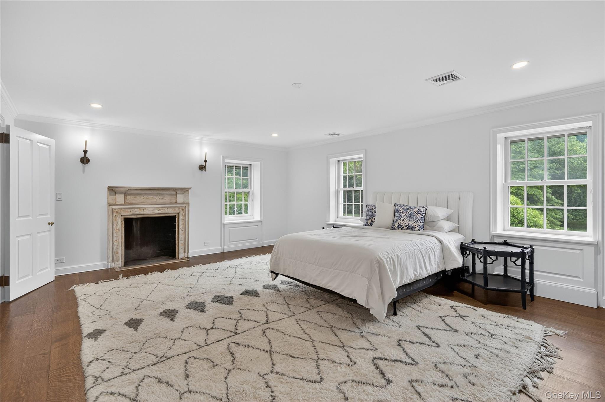 60 Piping Rock Road, Upper Brookville, NY 11545