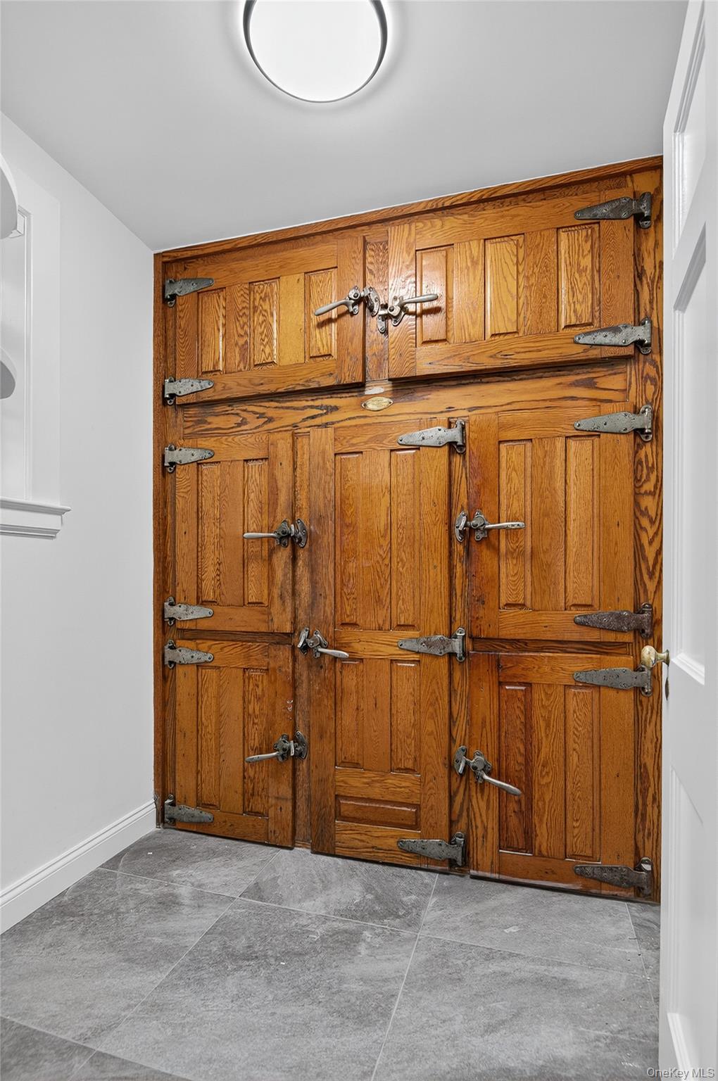 60 Piping Rock Road, Upper Brookville, NY 11545