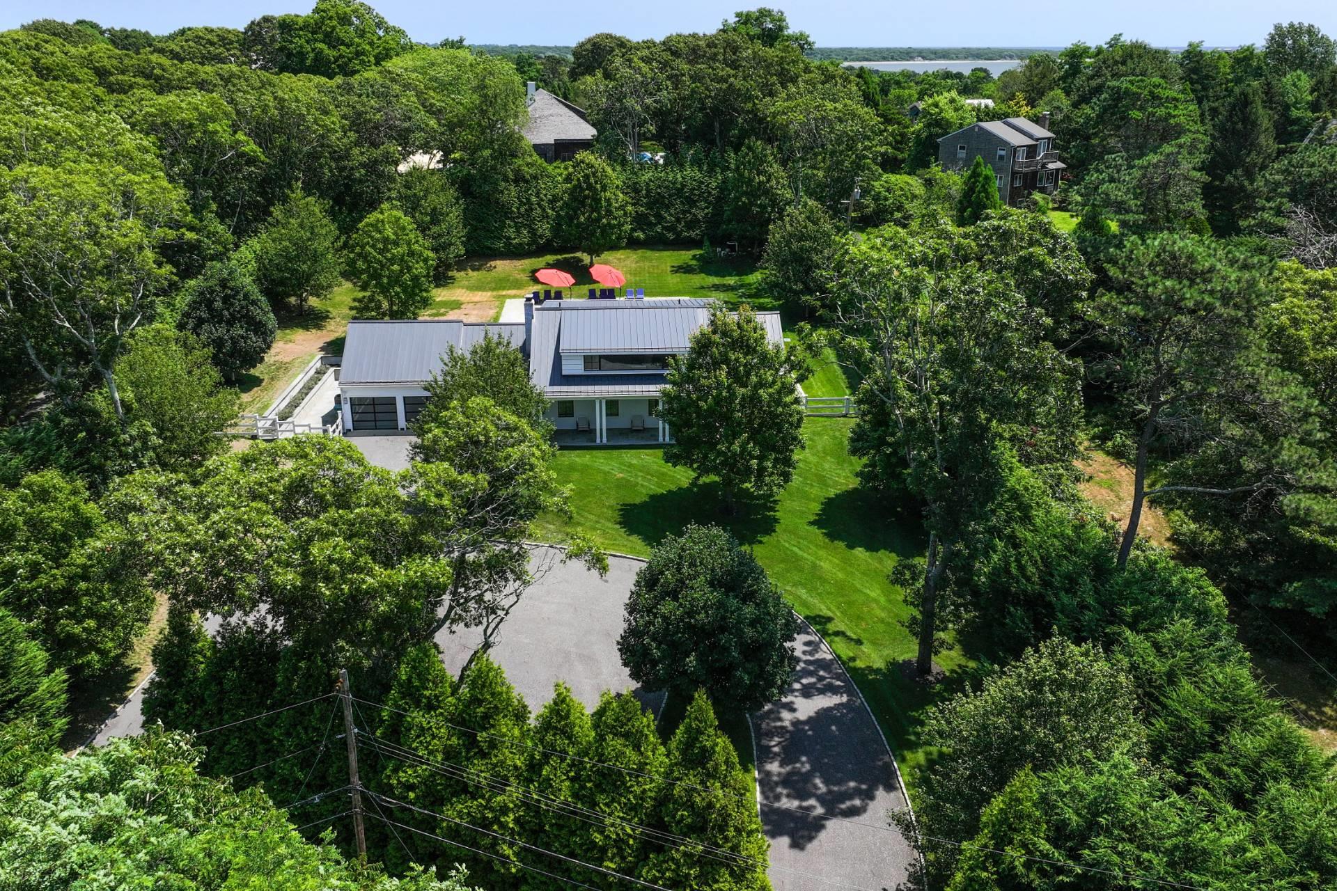 14 Atterbury Road, Southampton, NY 11968