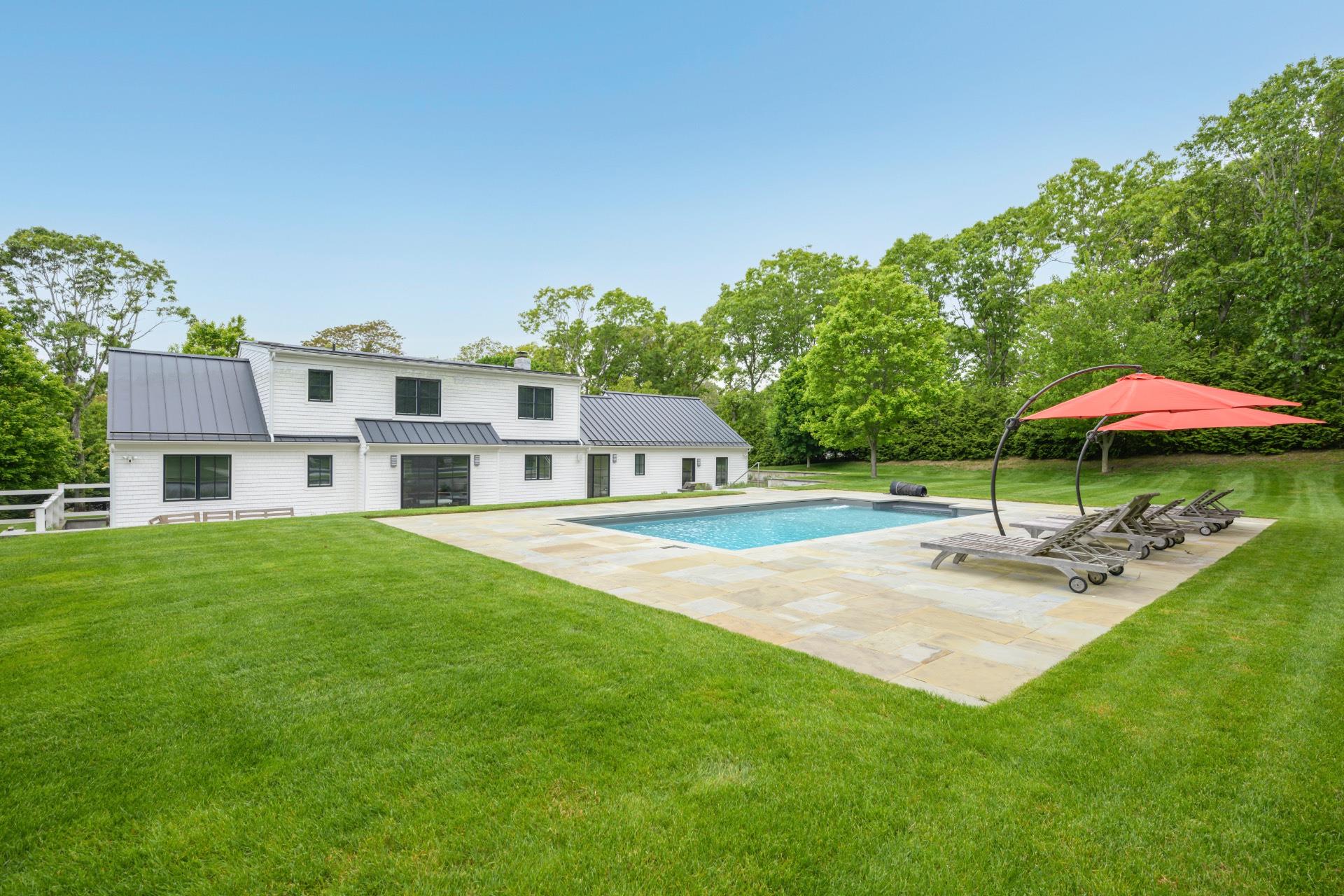 14 Atterbury Road, Southampton, NY 11968