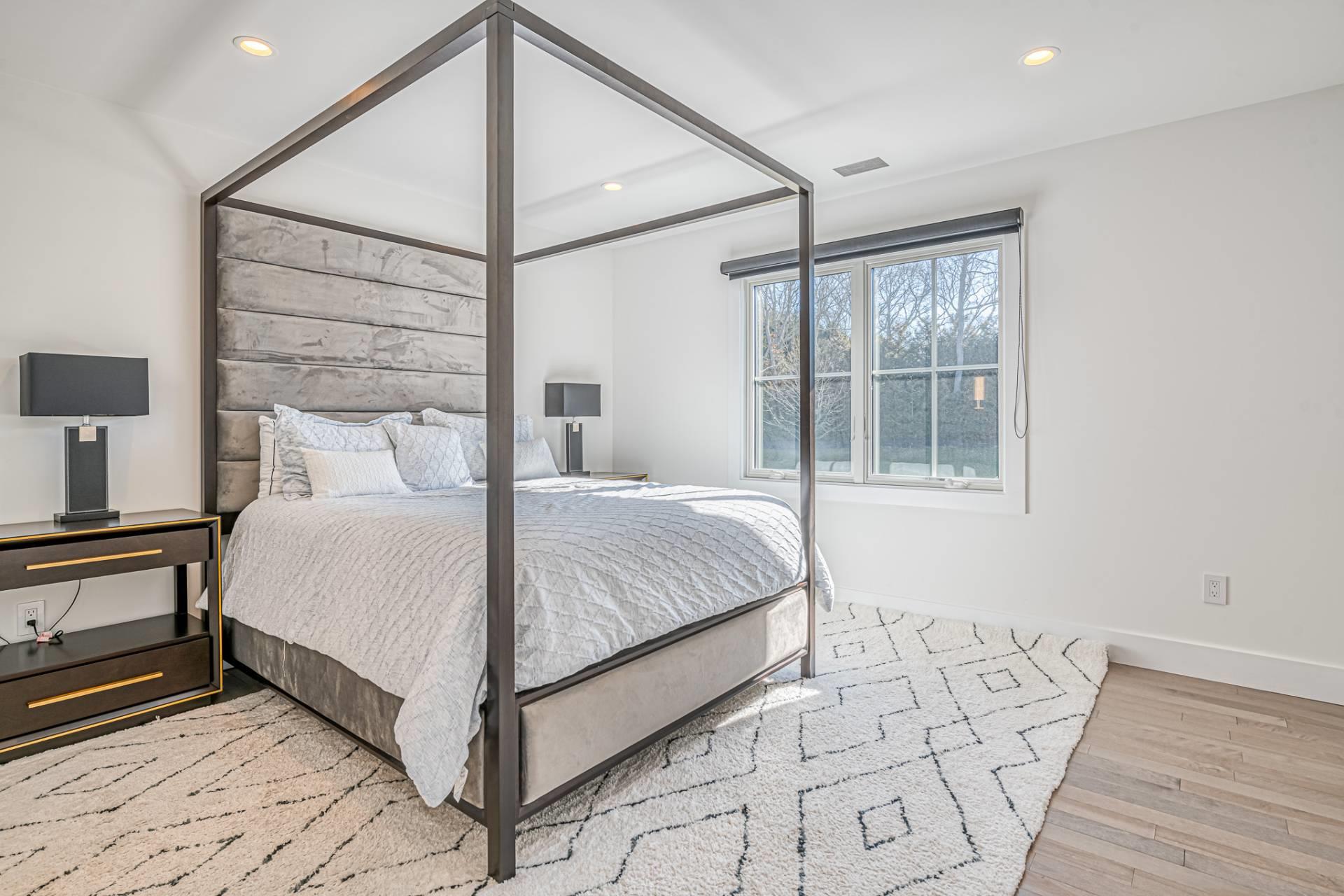 14 Atterbury Road, Southampton, NY 11968