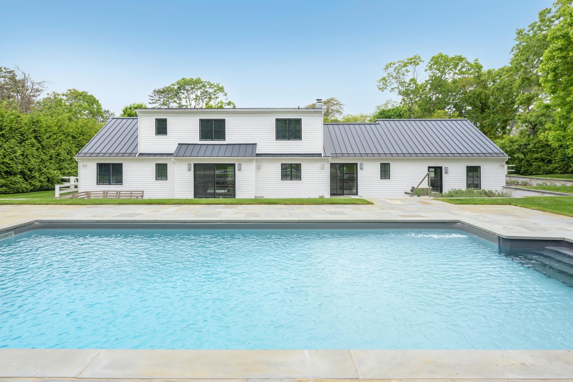 14 Atterbury Road, Southampton, NY 11968