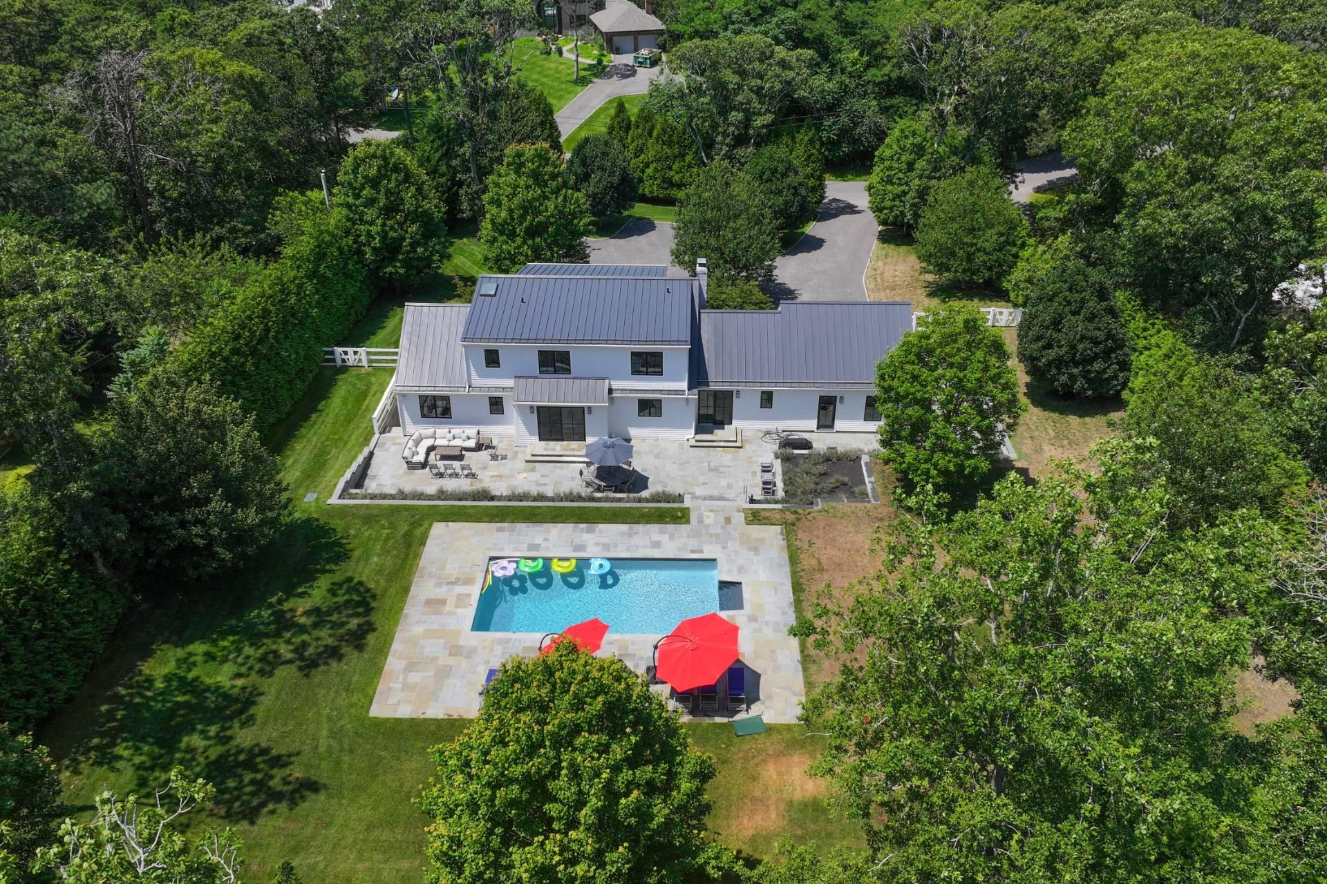 14 Atterbury Road, Southampton, NY 11968