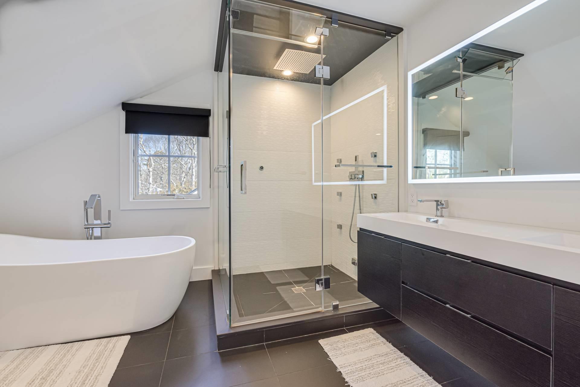 14 Atterbury Road, Southampton, NY 11968